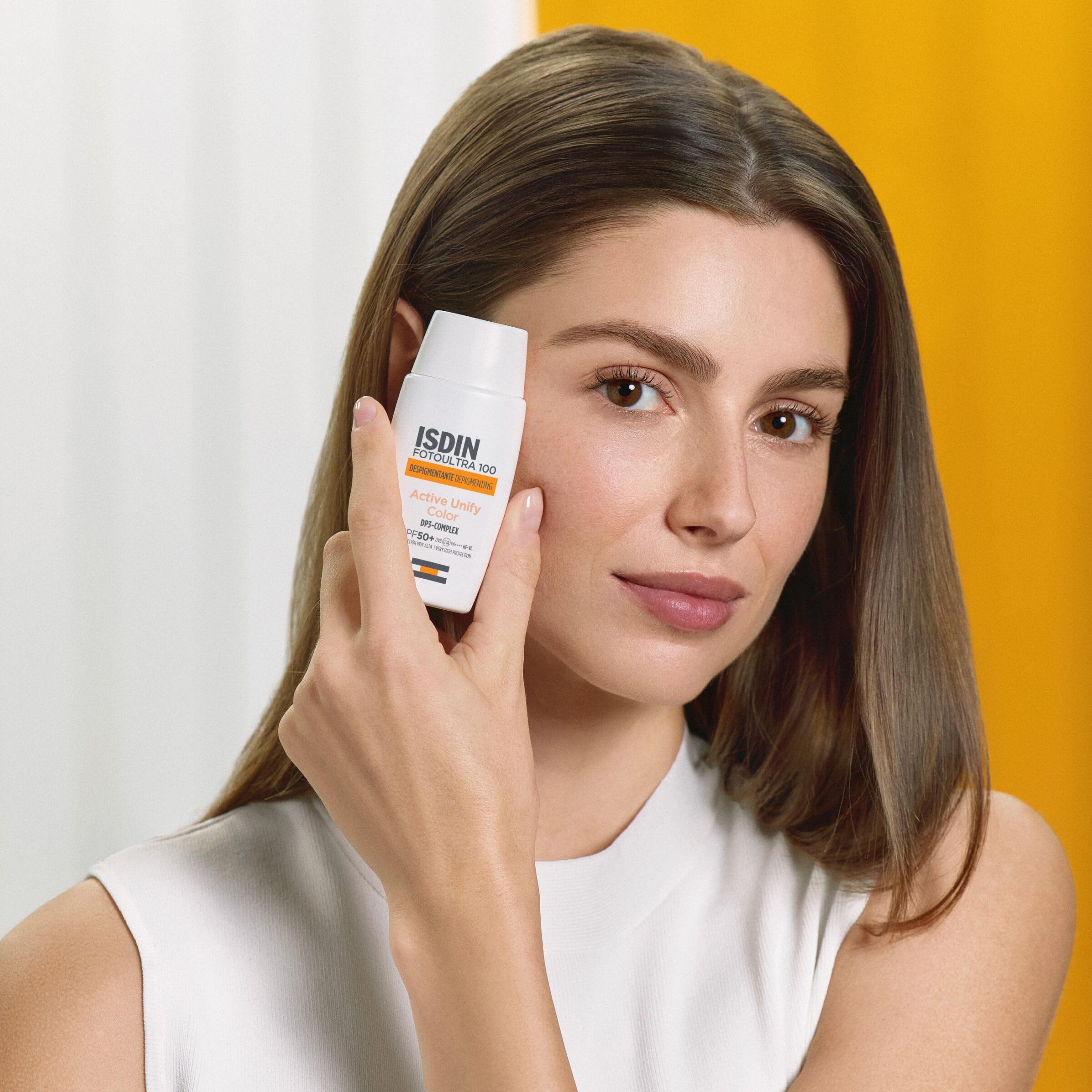 ISDIN Fotoultra 100 Active Unify Color SPF 50+ Crema Fluida con Color, Triple Acción Despigmentante y que Unifica el Tono y Evita la Aparición de nuevas manchas
