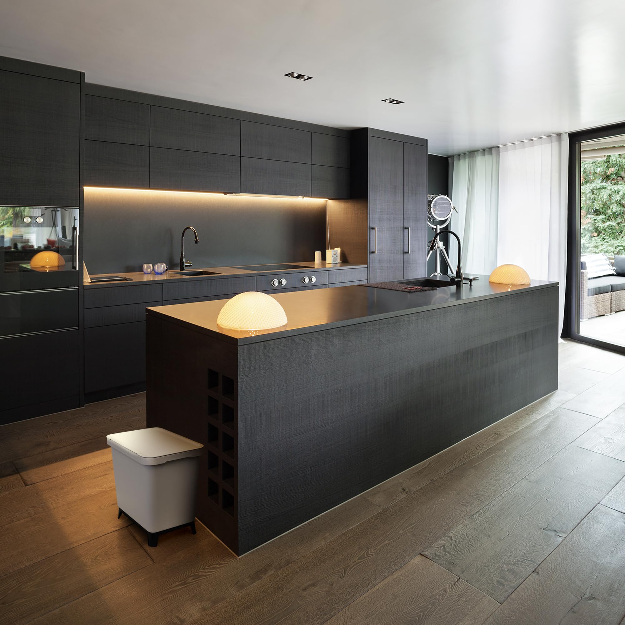 YourCasa Mülleimer Küche 2 Fächer [20L] im exklusiven Design - Mülltrennsystem mit Deckel und Fuß - Abfalleimer groß mit 2x10L herausnehmbaren Eimern Küchenabfalleimer recycling (Hellgrau, 20 Liter)