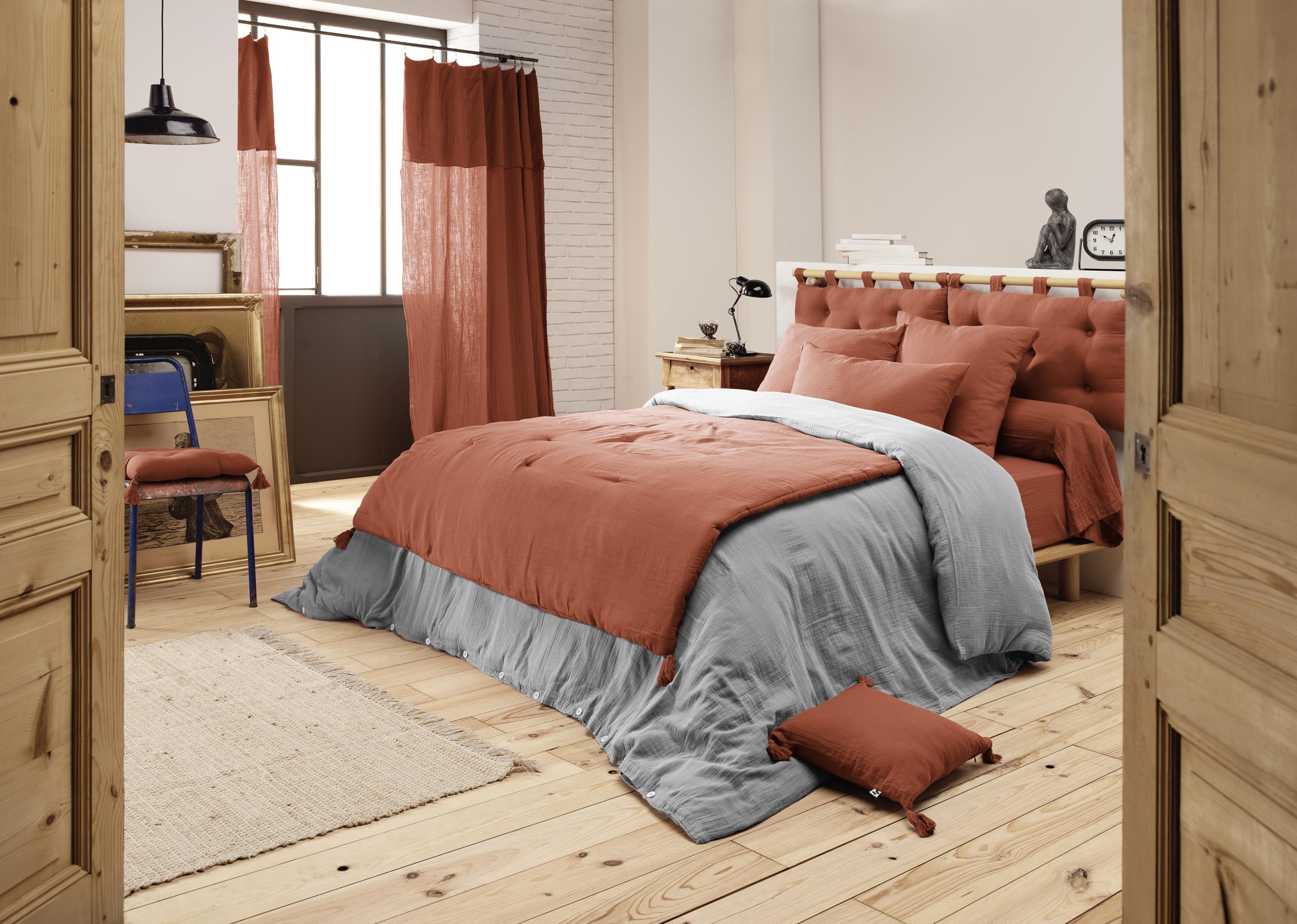 Meubletmoi Édredon 90 x 200 cm Gaze de Coton Terracotta et Polyester avec Capitonnage Léger et 4 Pompons - Linge de Lit - Pepa