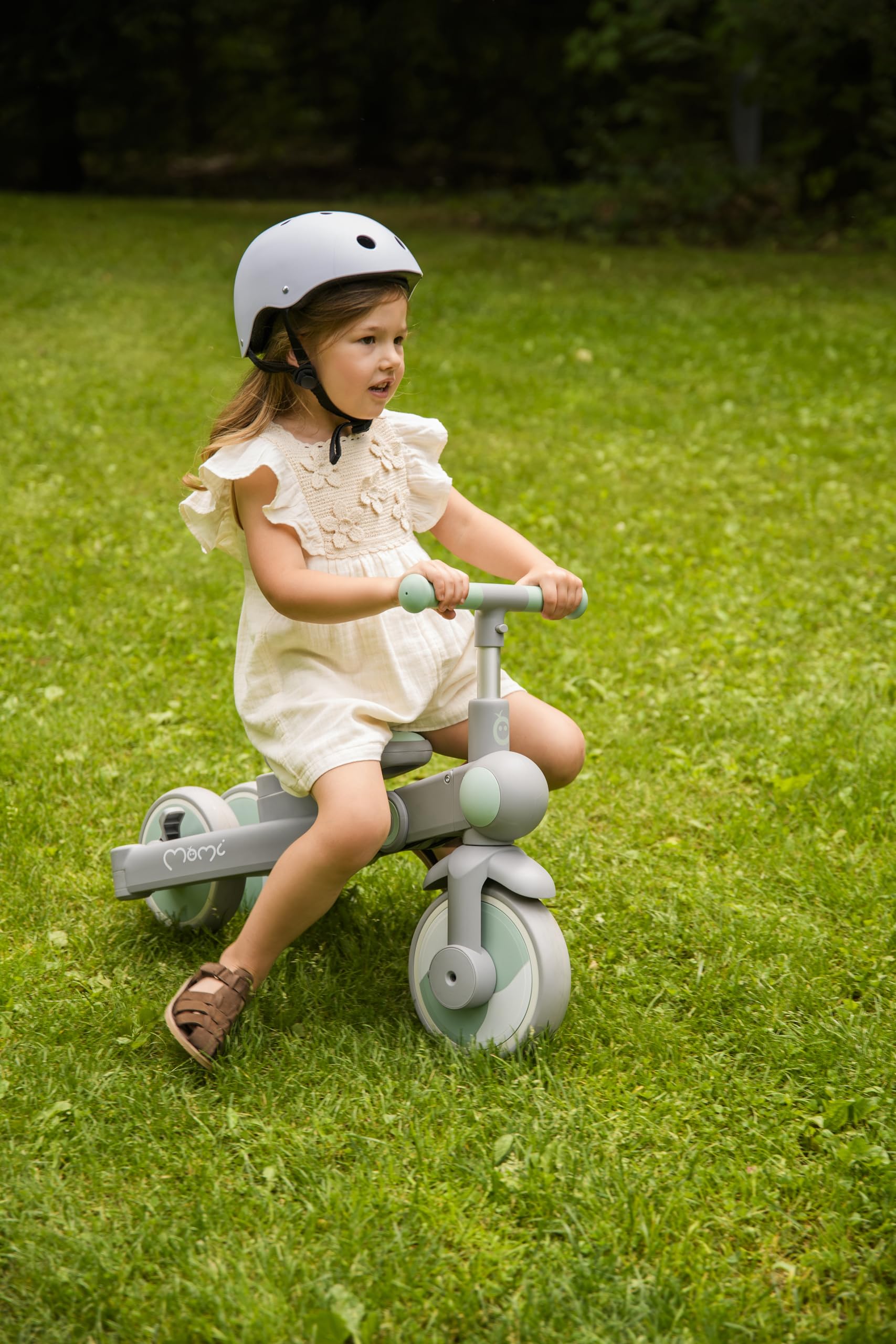 MoMi SOLIVIA Tricycle Bébé Évolutif 4 en 1 pour Enfant à Partir d’Un an | Vélo Enfant avec Canne Parentale, Harnais 5 Points, Pare-soleil, Roues 8/7 Pouces, Pliage Compact et Sac Inclus