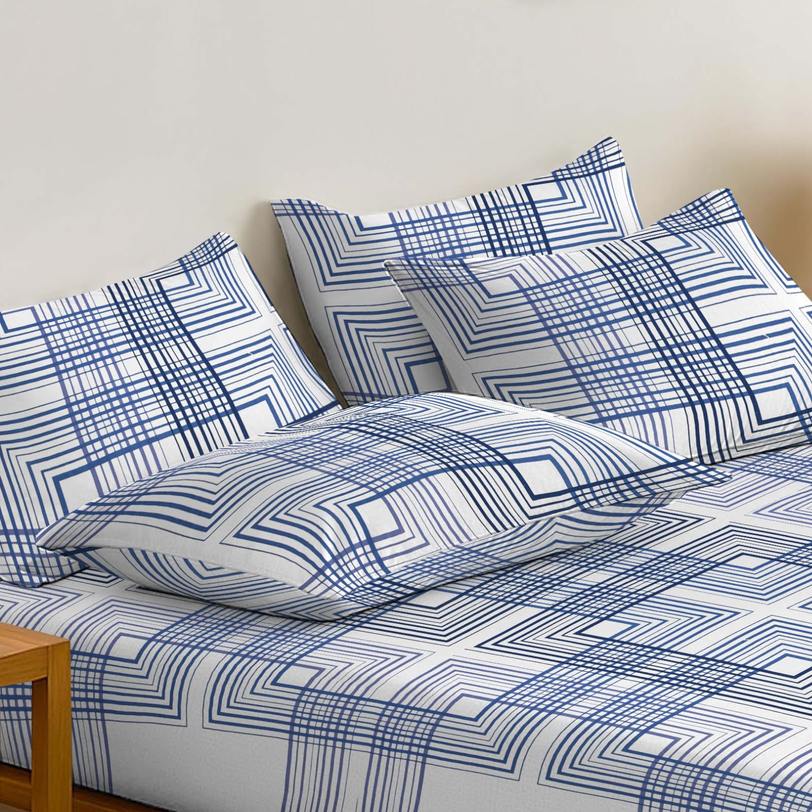 EverSoft Bedding Pack of 4 Pillowcases 50x75cm Soft Pillow Cases - Wrinkle Free Easy Care Pillow Covers - Standard Size Pillow Cases Set of 4