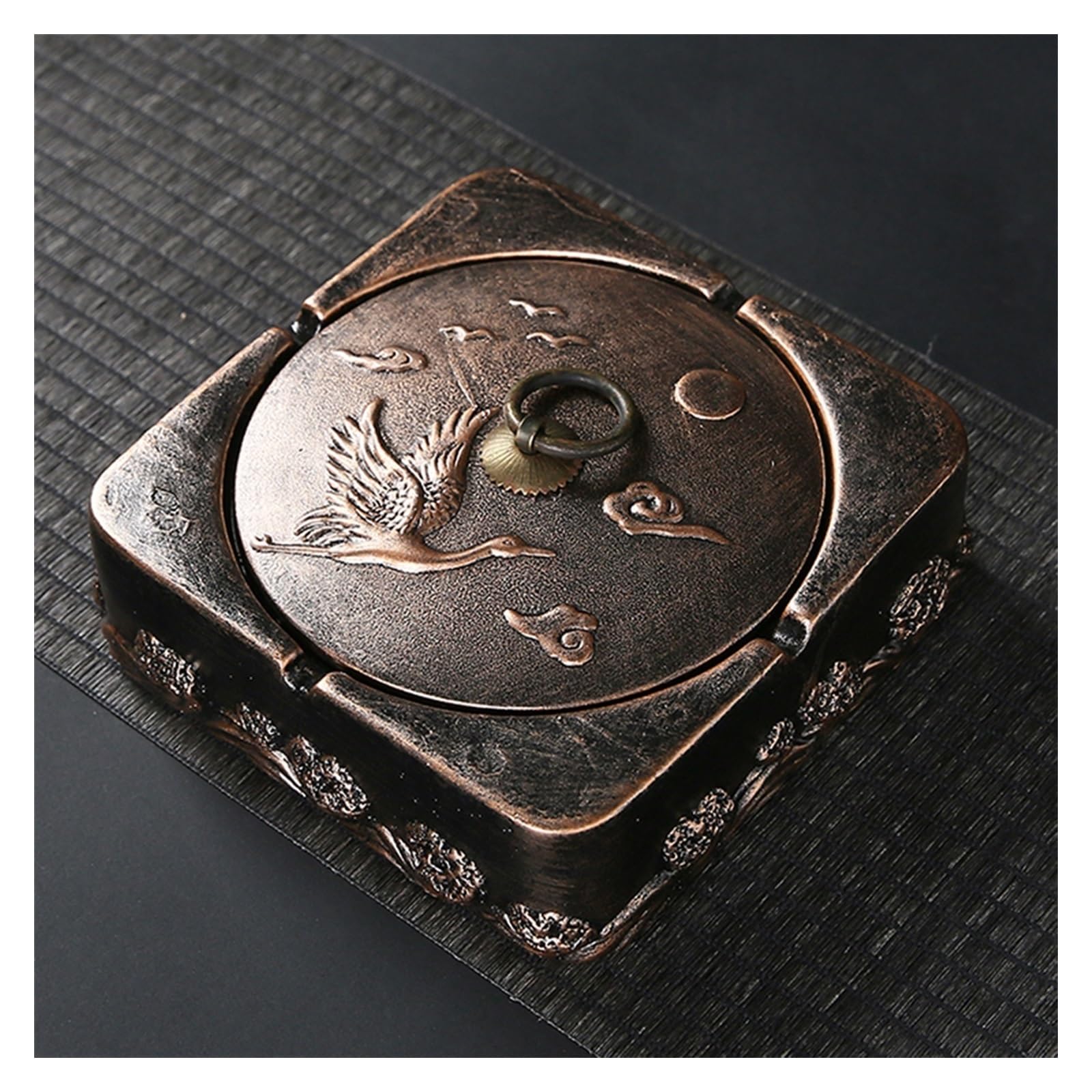 Gthtuhfd B Ash Tray Ashtray With Lid, Vintage Windproof Ashtray With Lids, Cigarette Cigar Ash Holder For Smoker Windproof For Outdoor Or Indoor Use Ashtray For Outside Patio,