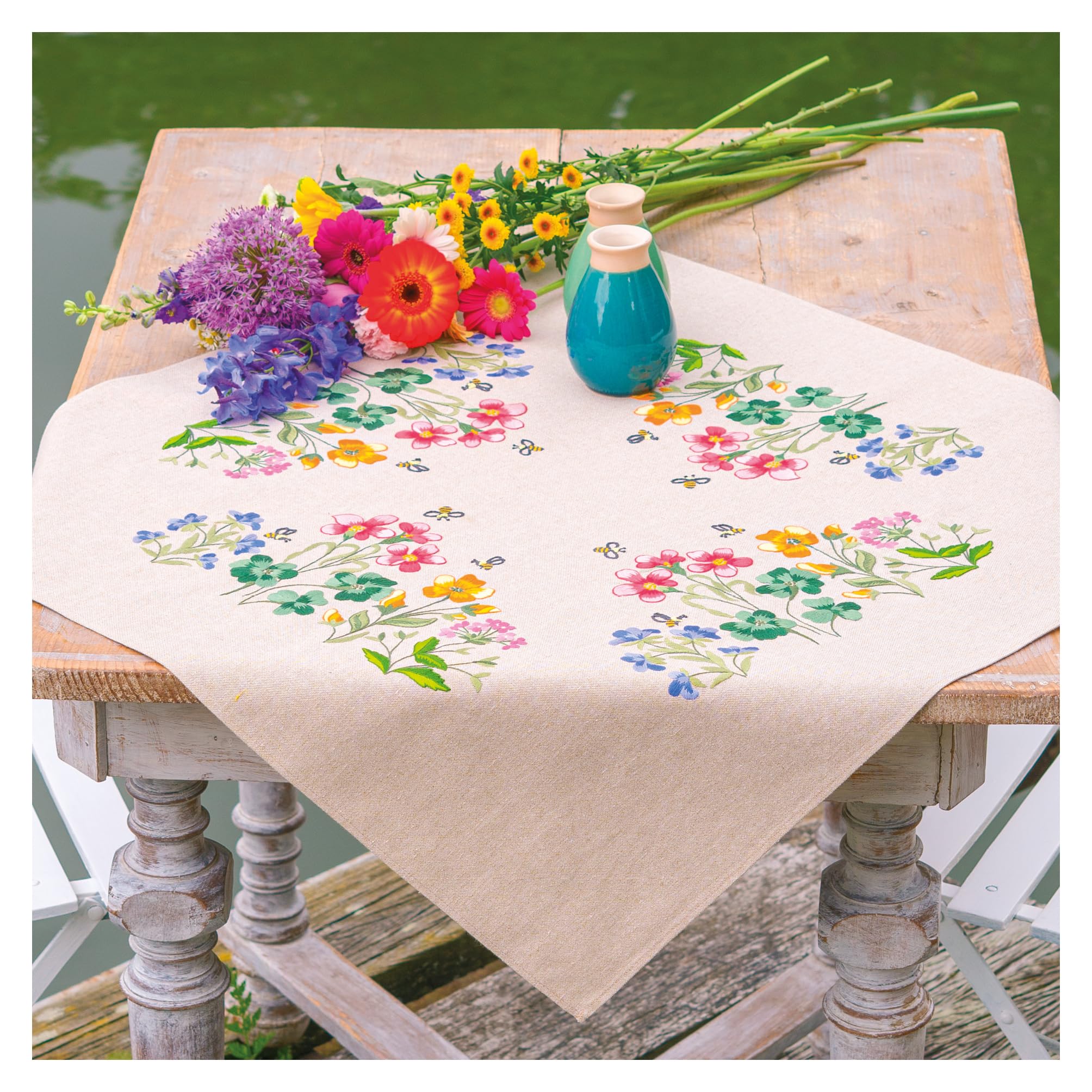 Vervaco Kit Bordado Mantel Set Completo Bordado Tela Impresa FLORES DE CAMPO Decoracion Para Manualidades Principiantes Completo DIY Adultos Set Creativo Regalo 72 x 72 cm Embroidery