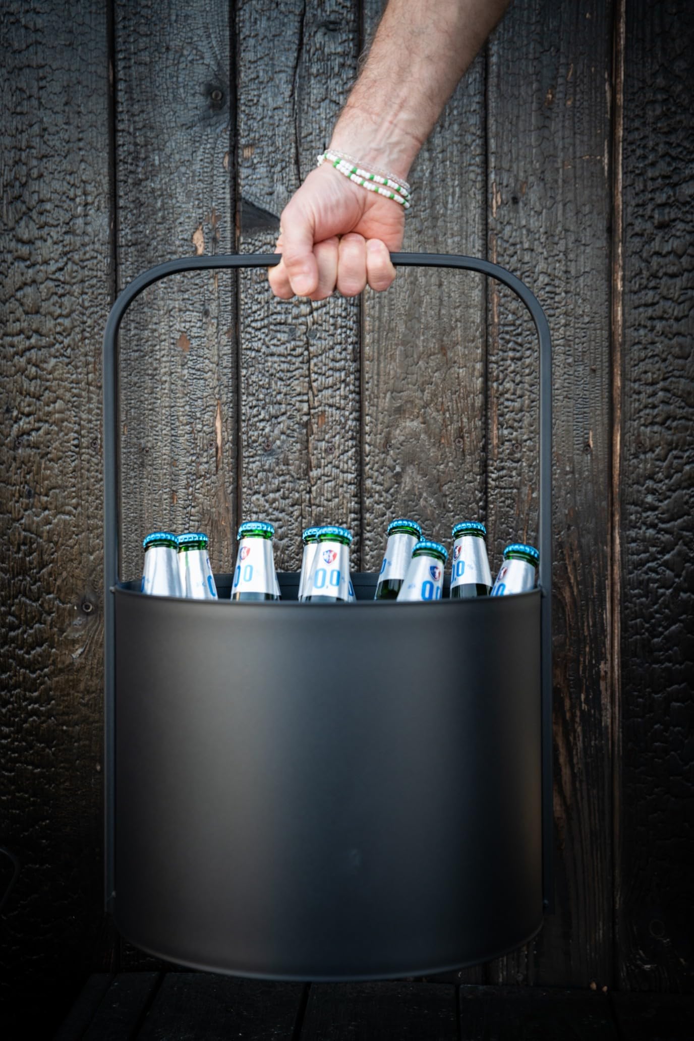 Kapaga - Flaschenträger Stahl Schwarz – Getränketräger 6 Flaschen 35 cm | Bierträger Modern und Robust – Flaschenhalter für Garten, Grill, Party, Picknick – Pulverbeschichtet und Tragbar