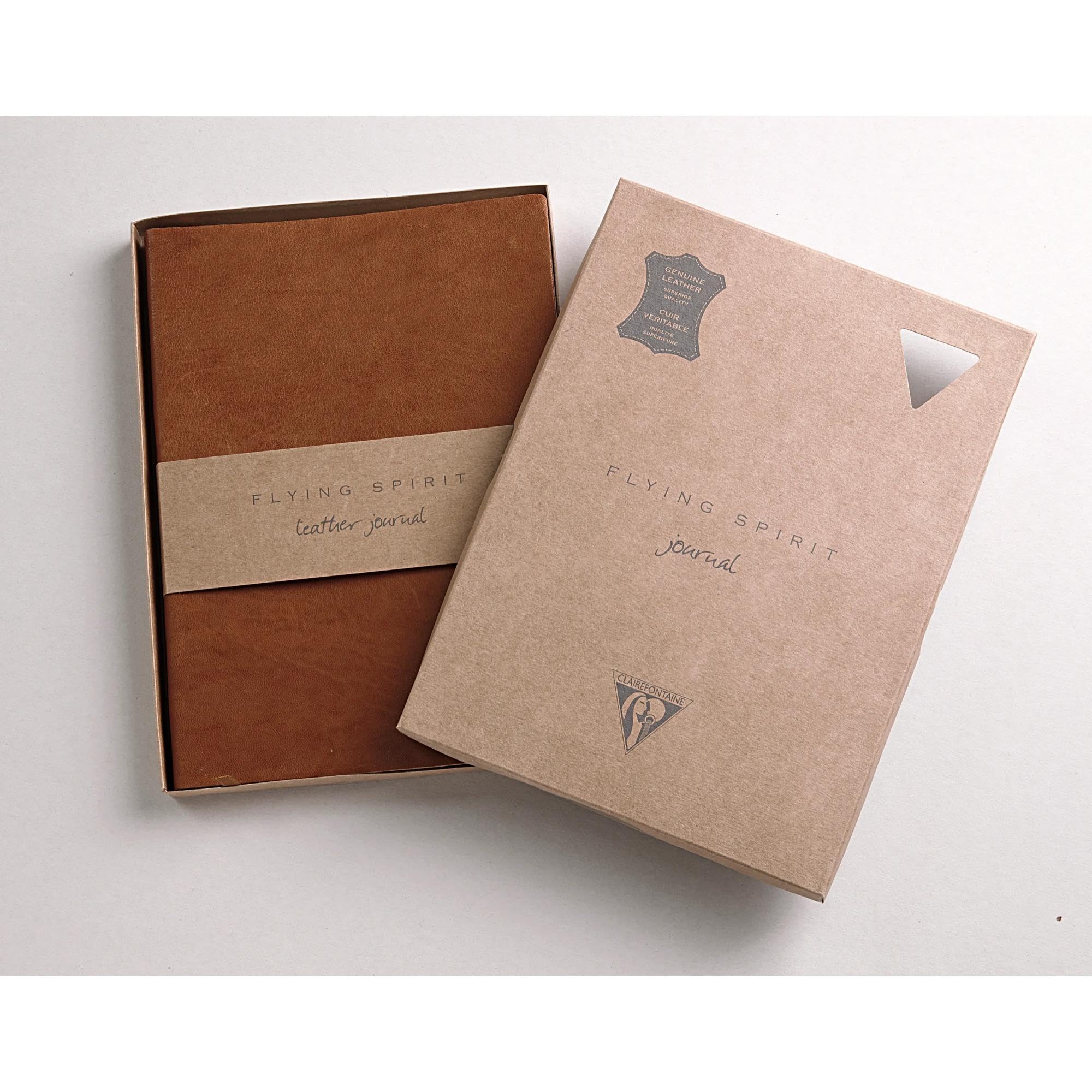 Clairefontaine 106946C – Notes z twardą oprawą Flying Spirit – A5 – 180 stron w linie – Papier kremowy 90g – Skóra jagnięca lakierowana – Koniakowy