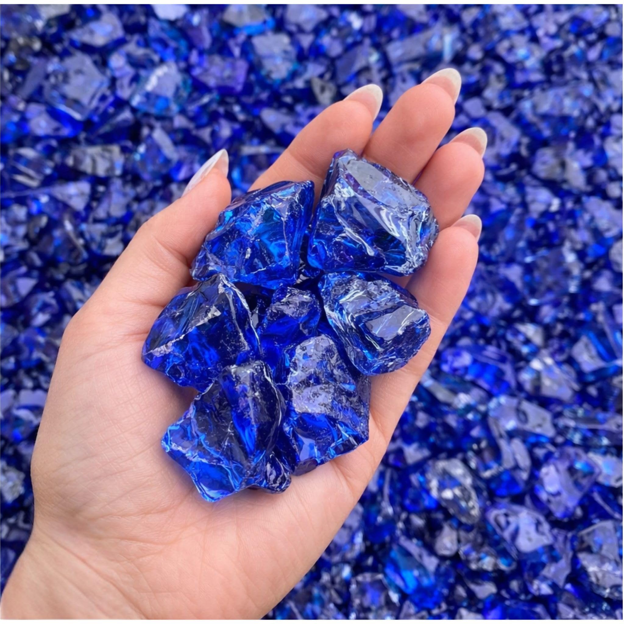 Glassteine Blau 10kg (3-5 cm) – Dekosteine Garten & Aquarium Deko Steine – Hochwertige Glasbrocken für Gabionen, Vasen & Blumentöpfe – Recyceltes Glas & Wetterfest(Blau, 10kg)