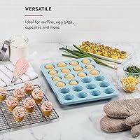 Vista 11 de KitchenAid Molde antiadherente de acero aluminizado para magdalenas de 12 tazas, color plateado