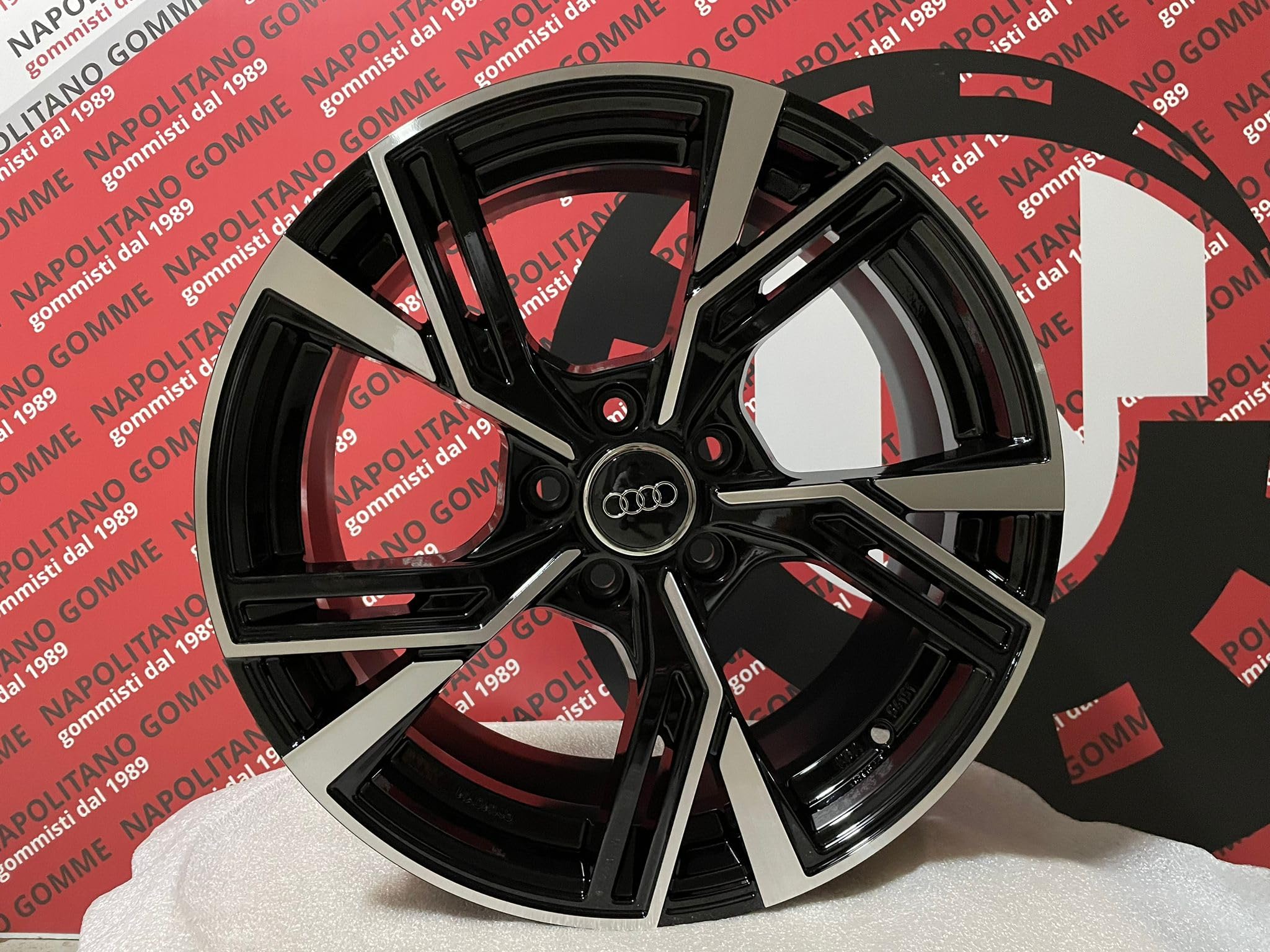 4 Cerchi in lega compatibili per Audi q2 q3 q5 sportback sedan 18 pollici rs6 5x112 nero diamantato et45