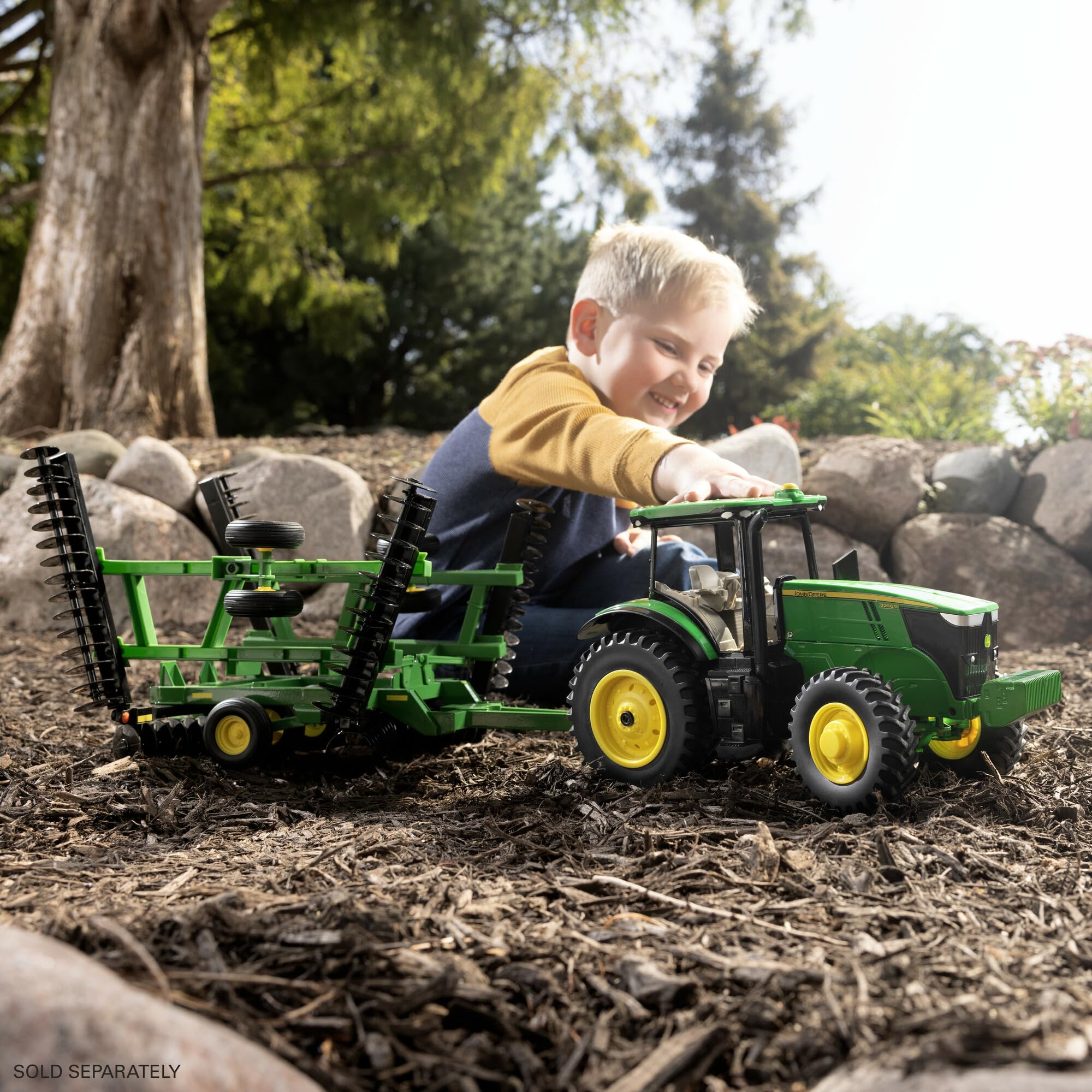 TOMY John Deere LP87295 7260R Traktor, Maßstab 1:16, Druckgusskörper, lenkbare Vorderachse & Hinterradkupplung