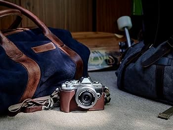 OM-D E-M10 MarkⅢ 美品 オリンパス OM-D E-M10 Mark III EZダブルズームキット 価格比較