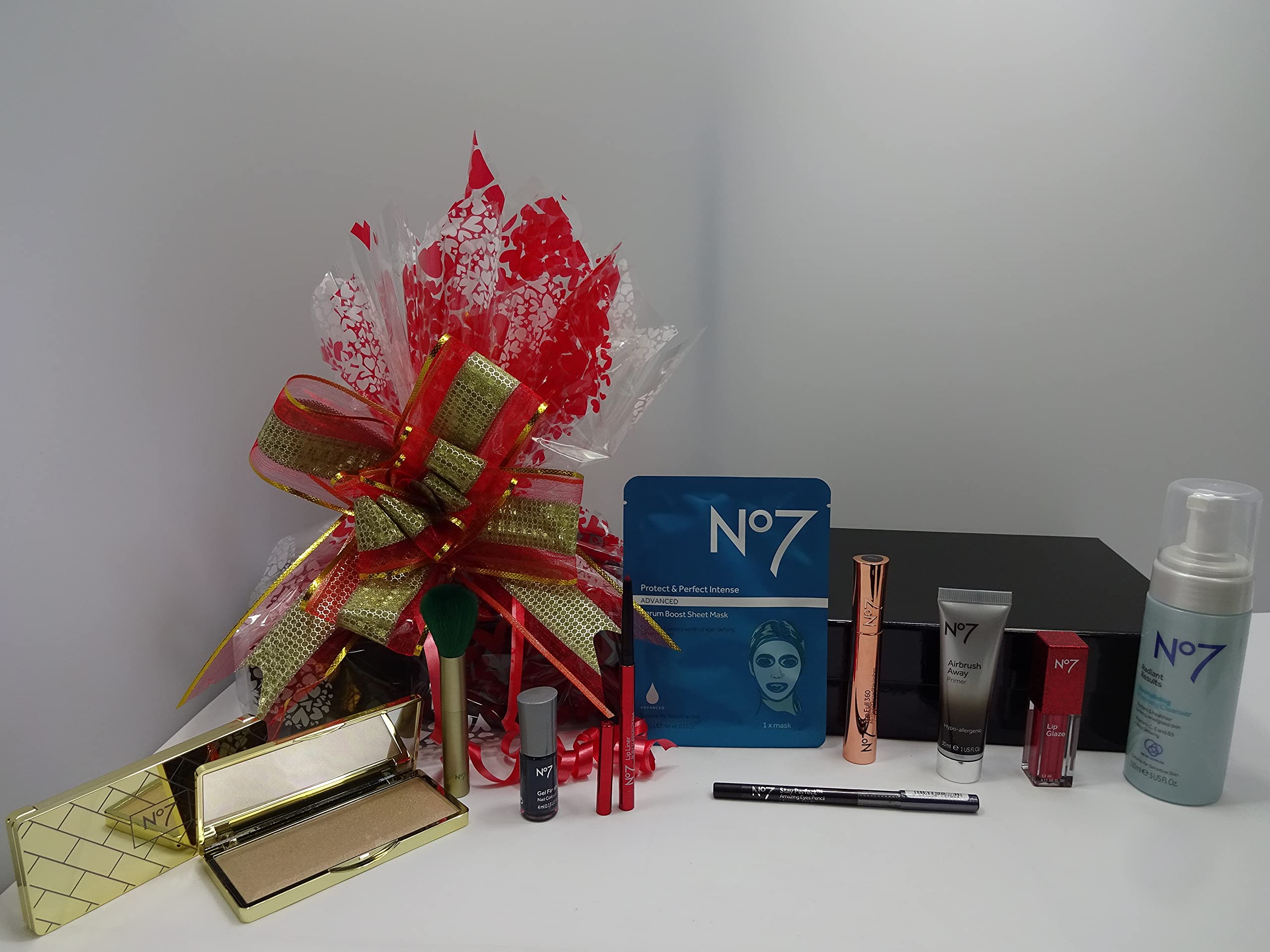 No7 das Ultimate Beauty Collection Blockbuster Geschenk Set Geschenkkorb + Gratis transparent Make Up Tasche