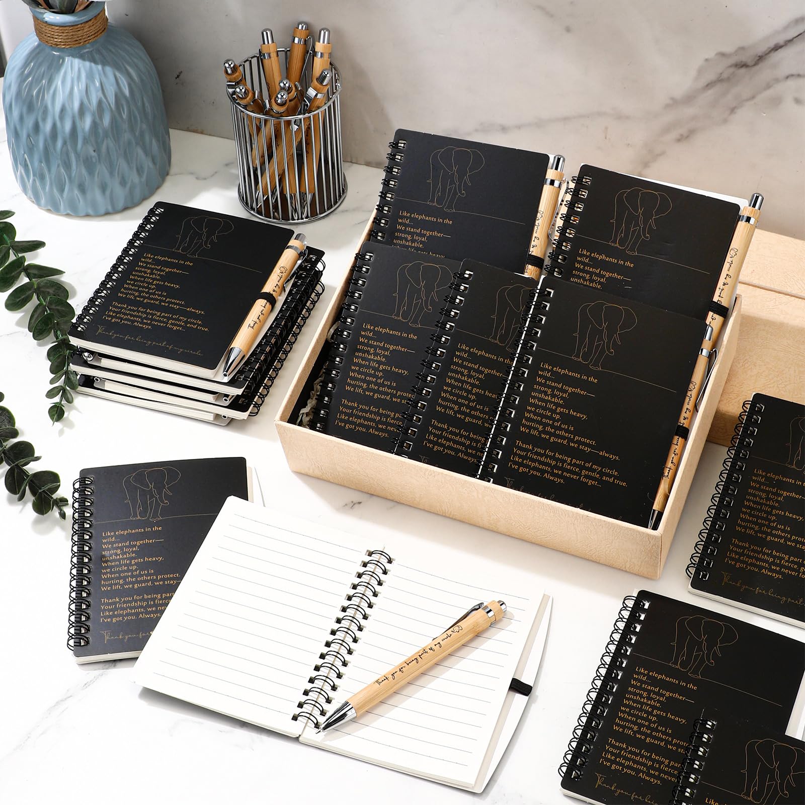 Harloon Set di 10 quaderni a spirale A6 con penna in bambù, idea regalo per assistenti sociali, donne, amanti degli elefanti, migliori sorelle, collaboratori, insegnanti