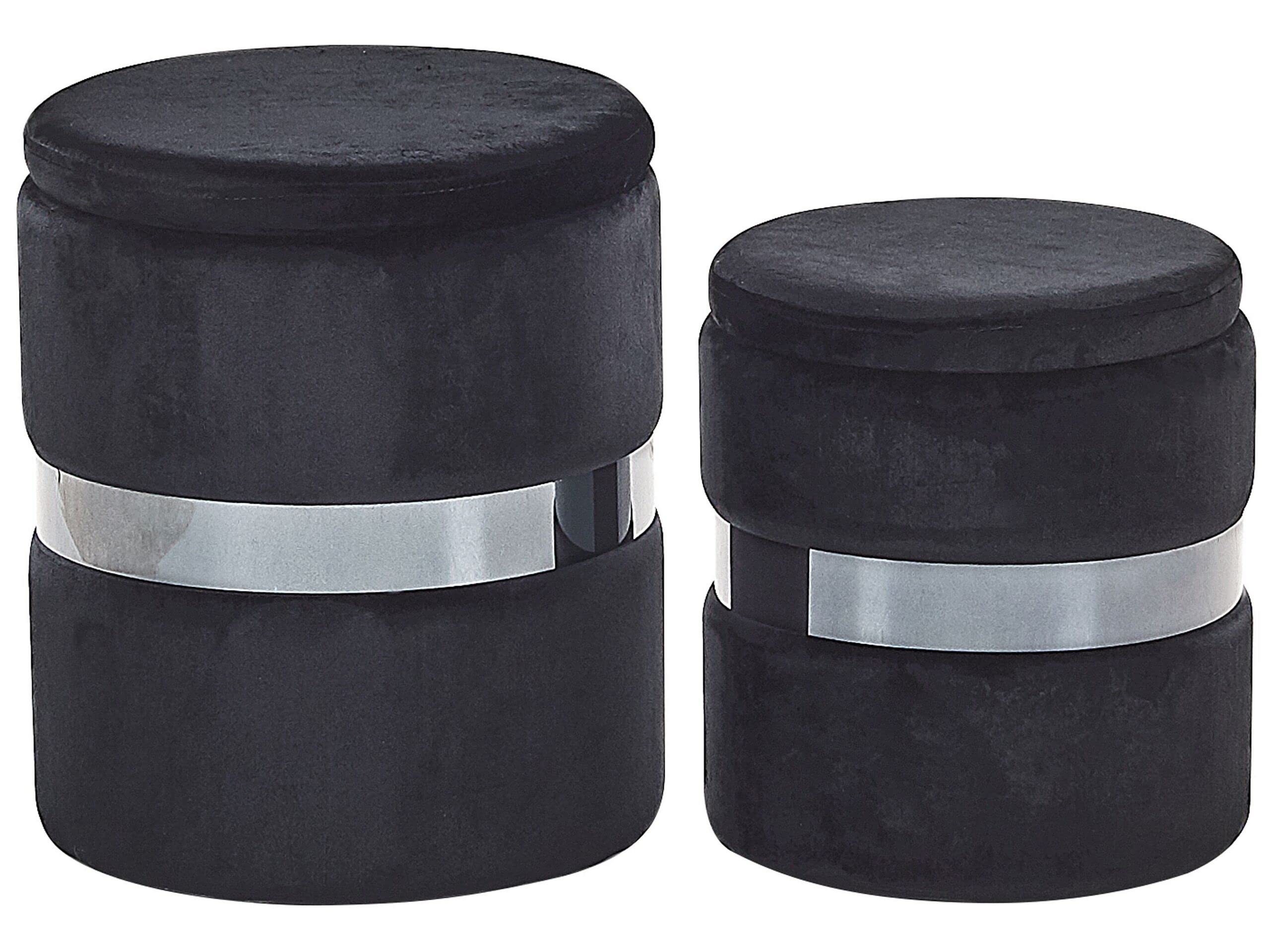 Beliani Lot 2 Poufs Coffres de Rangement en Velours Noir avec Ceinture en Acier Argenté Idéals pour Chambre ou Salon au Design Glamour et Chic