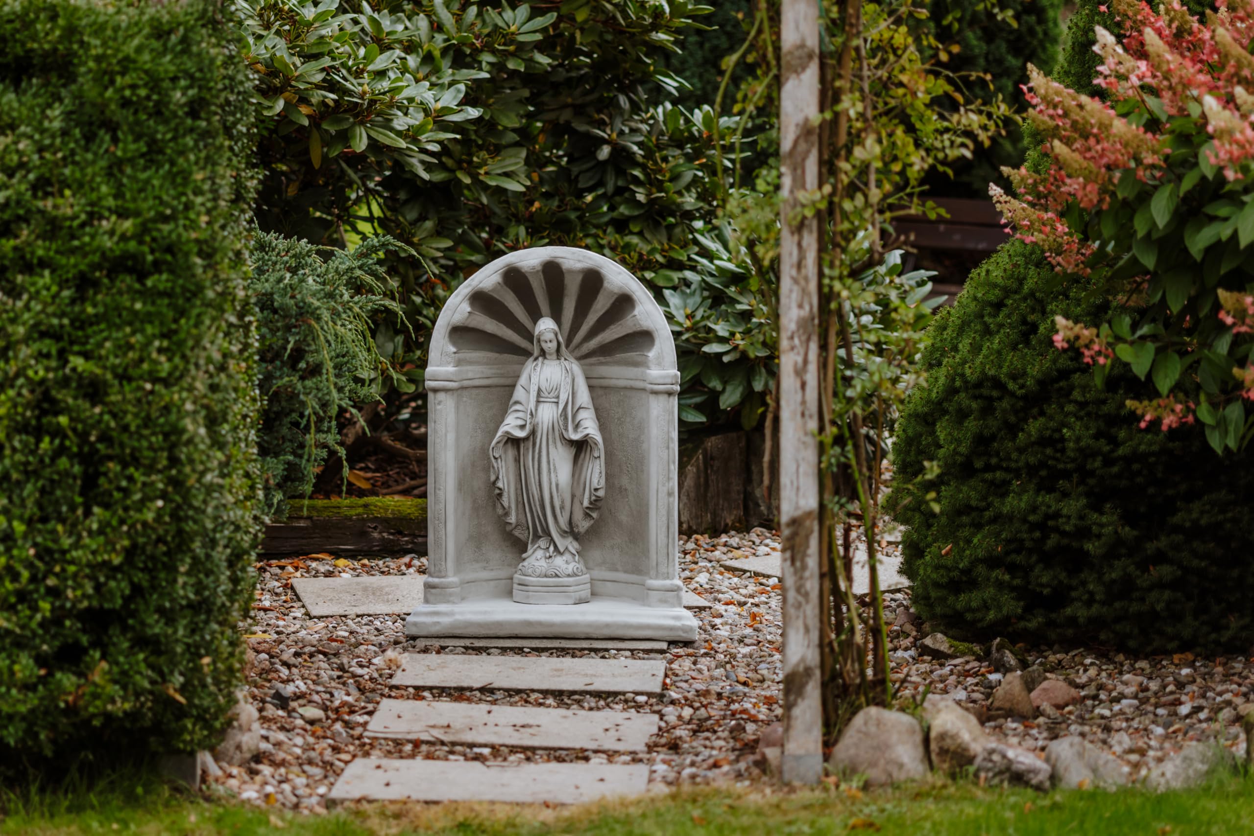 gartendekoparadies.de Kaplica ze Świętą Marią Madonną, kamienna figurka wys. 94 cm, 117 kg, szara, odporna na mróz z odlewu kamiennego, do użytku na zewnątrz