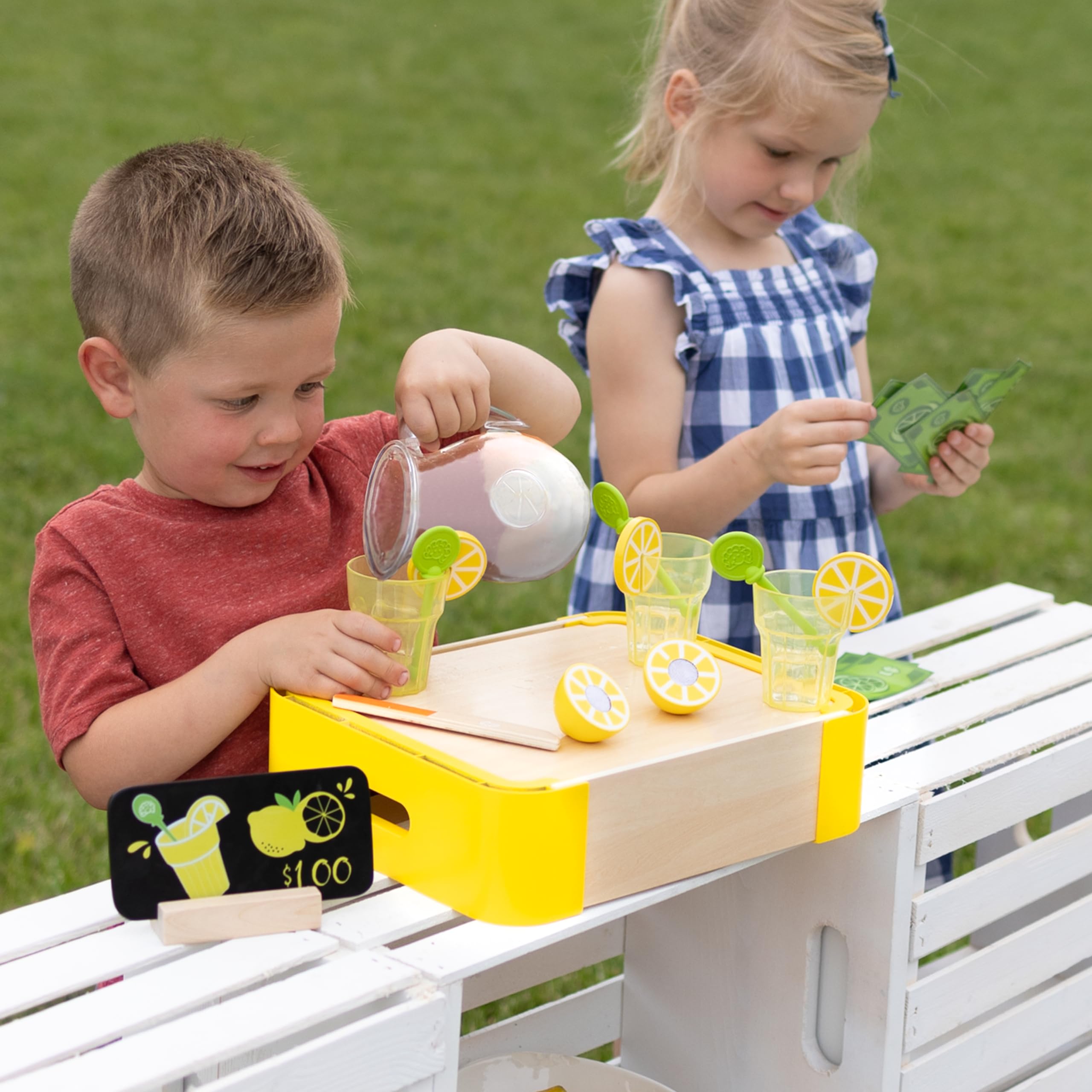 Fat Brain Toys Pretendables Lemonade Time Set, Pretend Play Food Lemonade Stand for Kids with Storage, Great Imaginative Play, Toy Food Set for Ages 3+