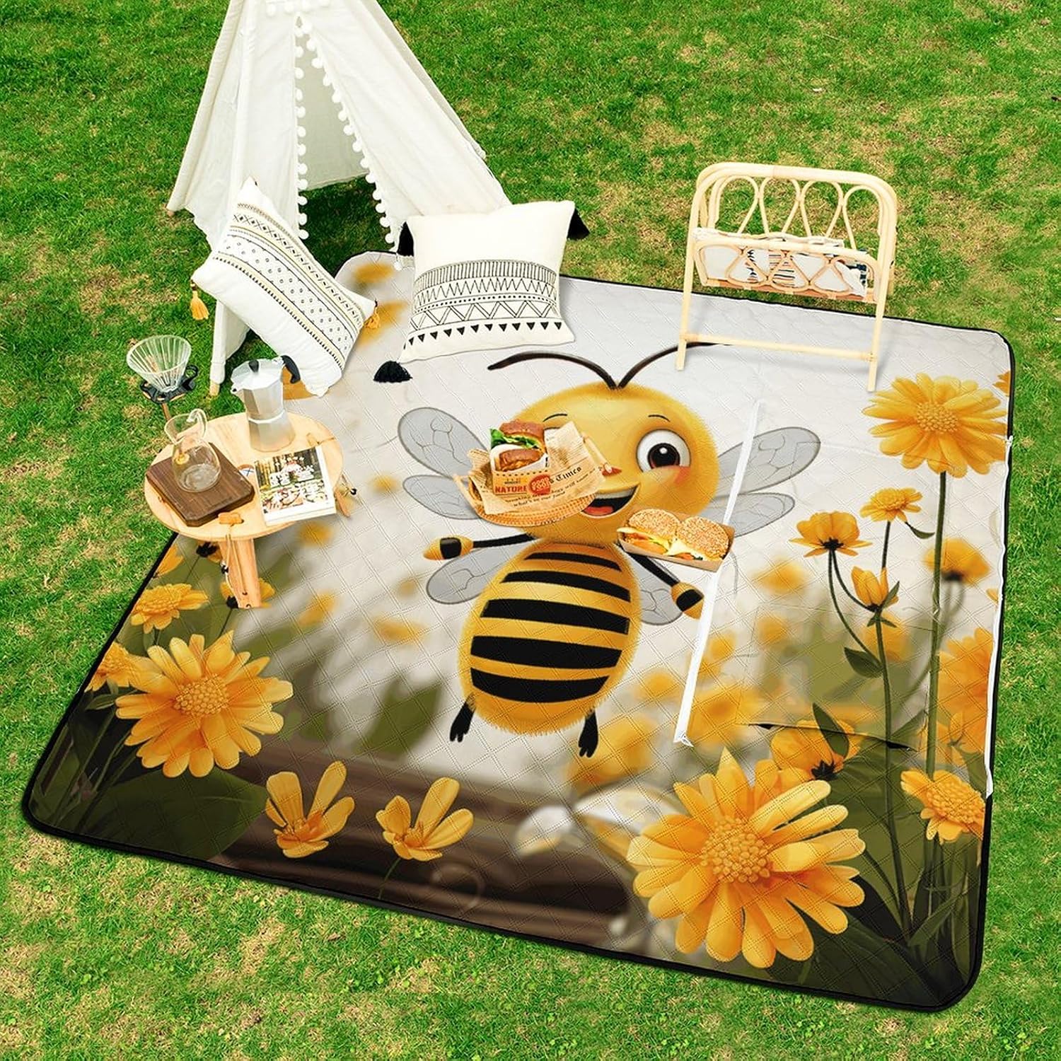 Extra Large Picnic Outdoor Cute Bees Daisy Flower Printed Each Blanket Sand Proof Foldable Blankets for Camping Or Travel