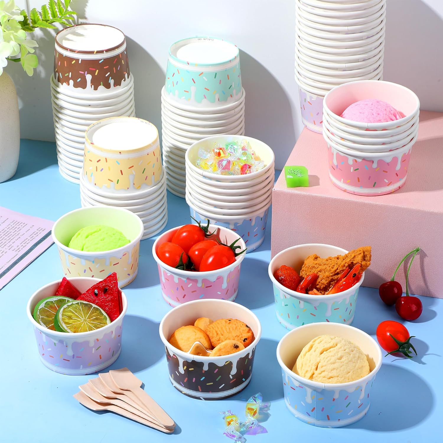 Kochorie 300 Pieces 6 oz Paper Ice Cream Cups with Spoons Paper Dessert Cups Disposable Ice Cream Bowls Treat Snack Container Cup for Sundae Frozen Yogurt Soup Summer Party Supplies