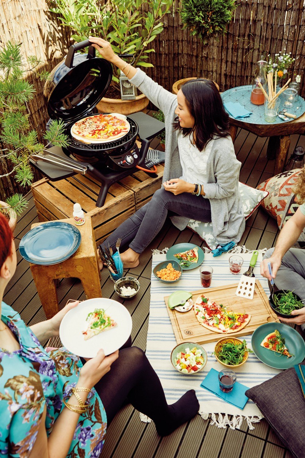 Outdoorchef Kompaktowy grill "Minichef 420 G" | grill kulisty do soczystych steków bez obracania | grill gazowy mały na balkon i kemping – Ø 42 cm o mocy 4,2 kW