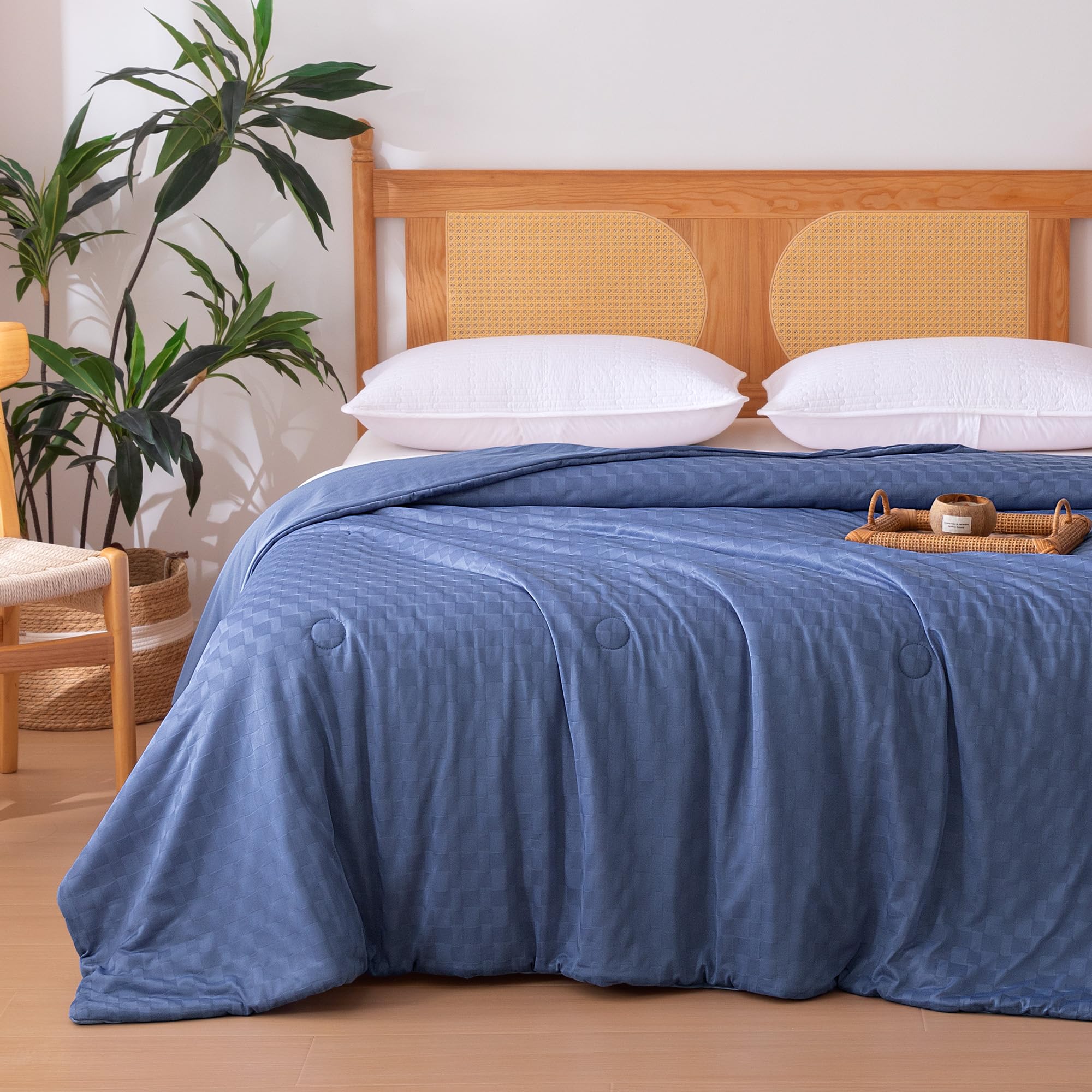 Amazon Basics Cooling Comforter, Soft Lightweight Waffle Weave Blanket for Hot Sleepers, Summer & All Season Bedding to Keep Cool for Night Sweats, 90"x90", Queen, Blue - 1