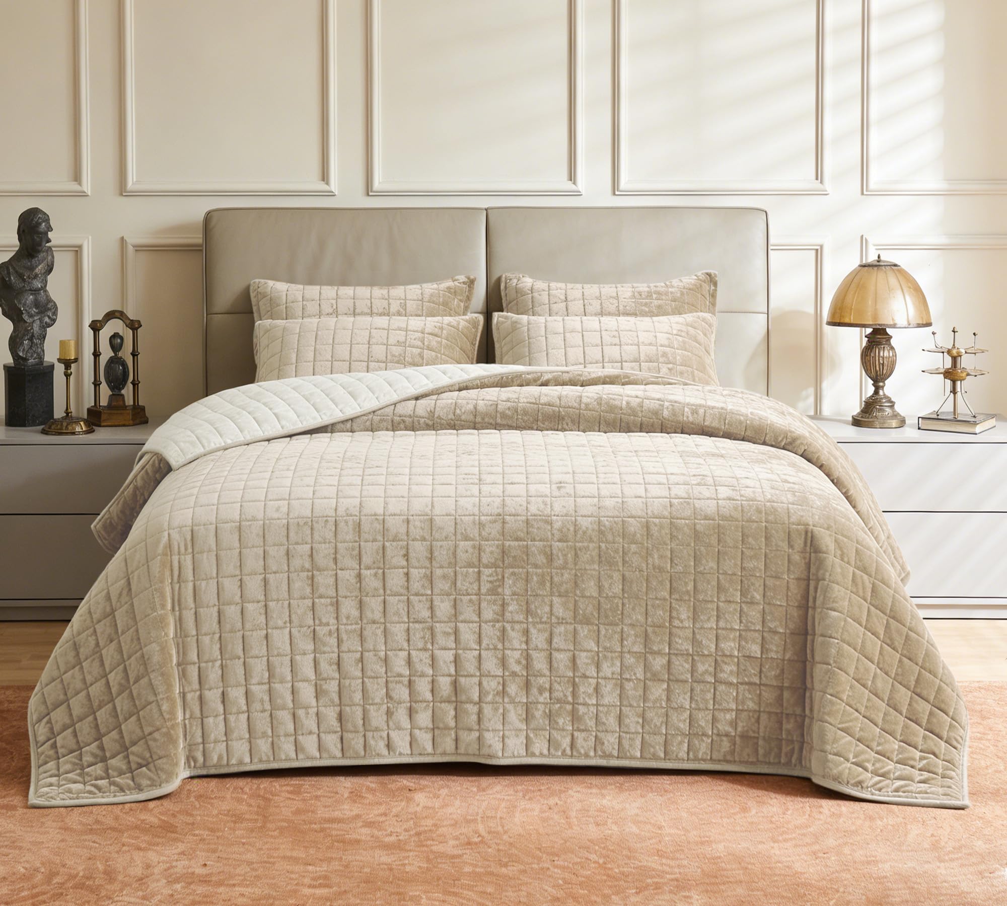 LR Rocaloca Luxurious Velvet Quilt California King Set Beige