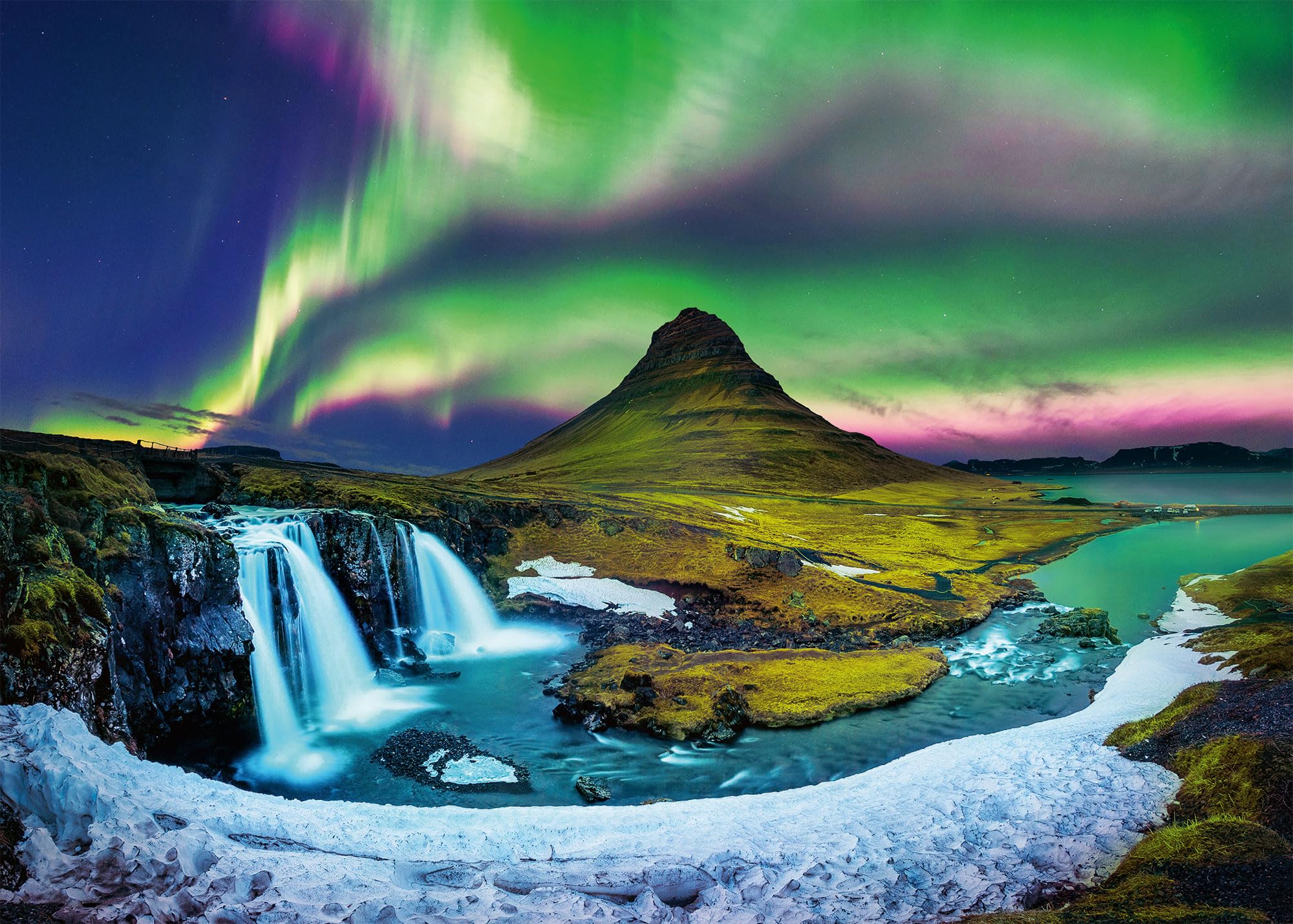 Ulmer Puzzleschmiede - Puzzle Islande « Montagne & Lumière » - 2000 Pièces - Aurores Boréales sur la Célèbre Montagne Kirkjufell - Paysage d'Islande