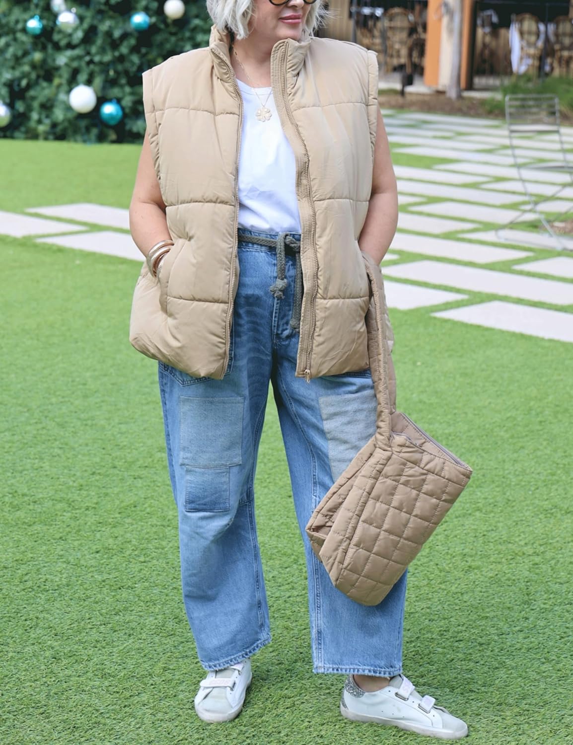 AMEBELLE Women's Oversized Puffer Vest Winter Quilted Lightweight Stand Collar Warm Padded Gilet Sleeveless Puffy Outerwear - Image 3