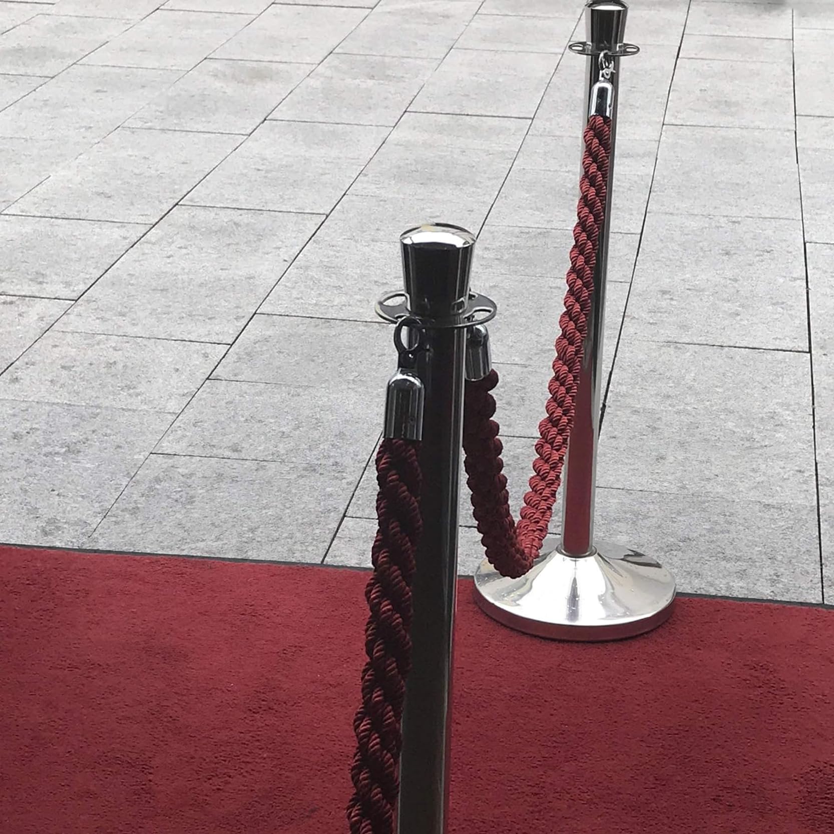 Linka VIP 3 m z polerowanymi haczykami, skręcona lina pocztowa na imprezy na czerwonym dywanie i konsjerż hotelowy, idealna do kontroli tłumu i dekoracji imprezowych, 2 szt