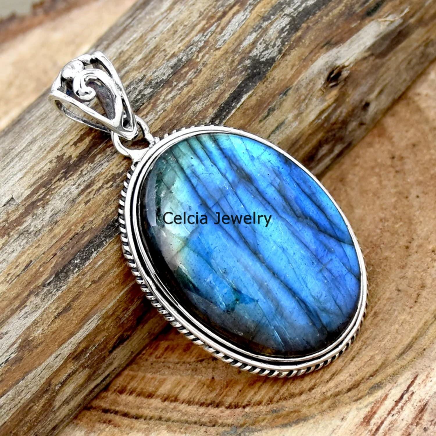 Massiver 925er Sterlingsilber-Anhänger für Männer und Frauen, natürlicher Labradorit-Cabochon, ovaler blauer Feuer-Edelstein, einzigartiger handgefertigter Schmuck für Sie und Ihn