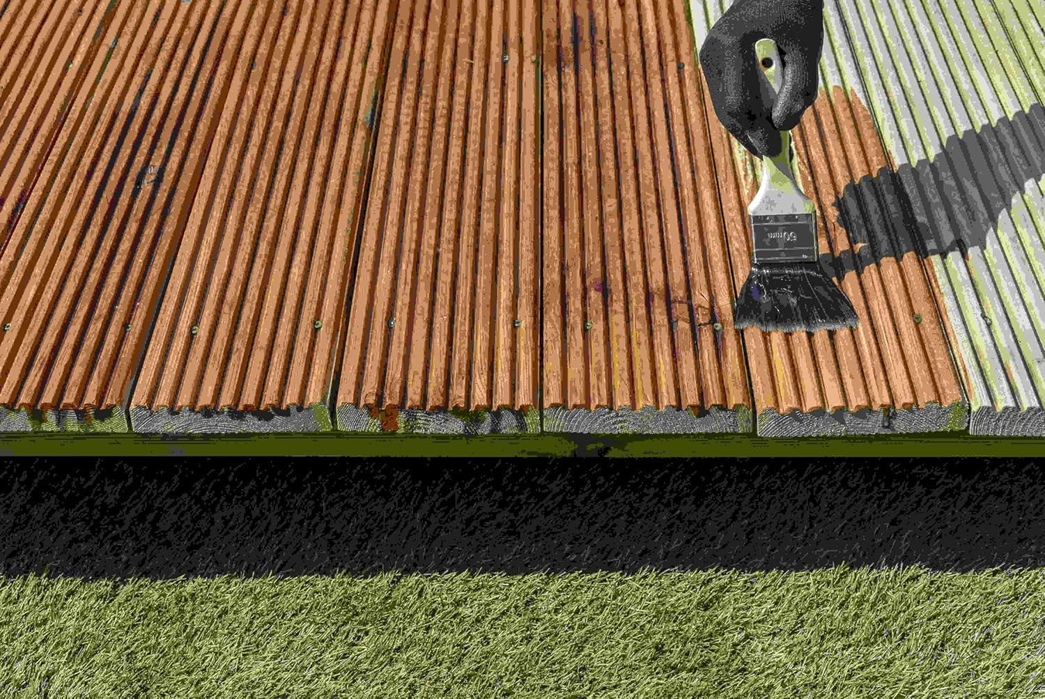Roxil Schützendes Holzöl 5L Klar – Holzschutz & UV-Schutz für Terrassen, wetterfestes Terrassenöl imprägniert, schützt vor Algen und Moos auf Terrassendielen aus Lärche | Douglasien | Zeder