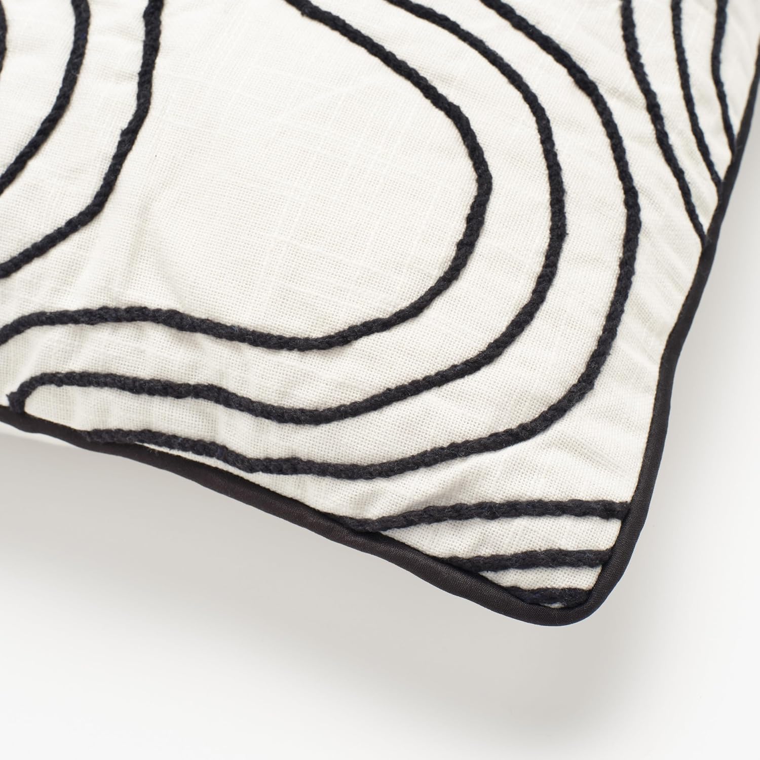 Chanasya Luna & Serena Eco-Friendly Recycled Cotton 20x20” Pillow Covers, Set of 2 - Black Round Wavy Textured Decorative Throw Pillow Covers - 2 Covers