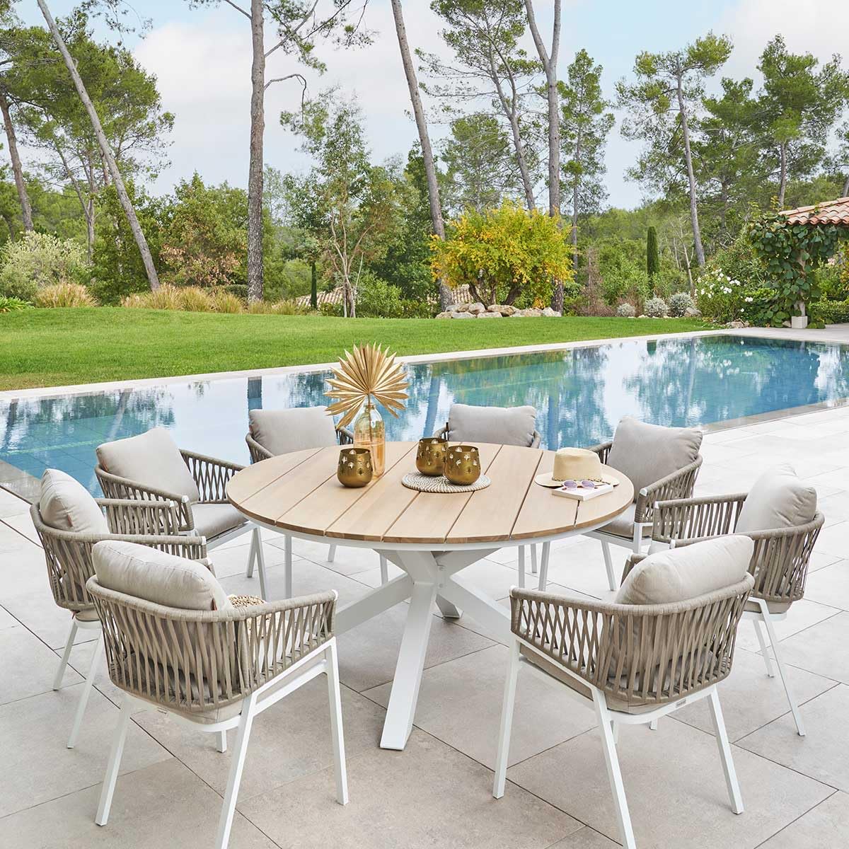 Hespéride - Mesa de jardín redonda Oriengo blanca - 8 plazas - Aluminio acacia con revestimiento epoxi antioxidante