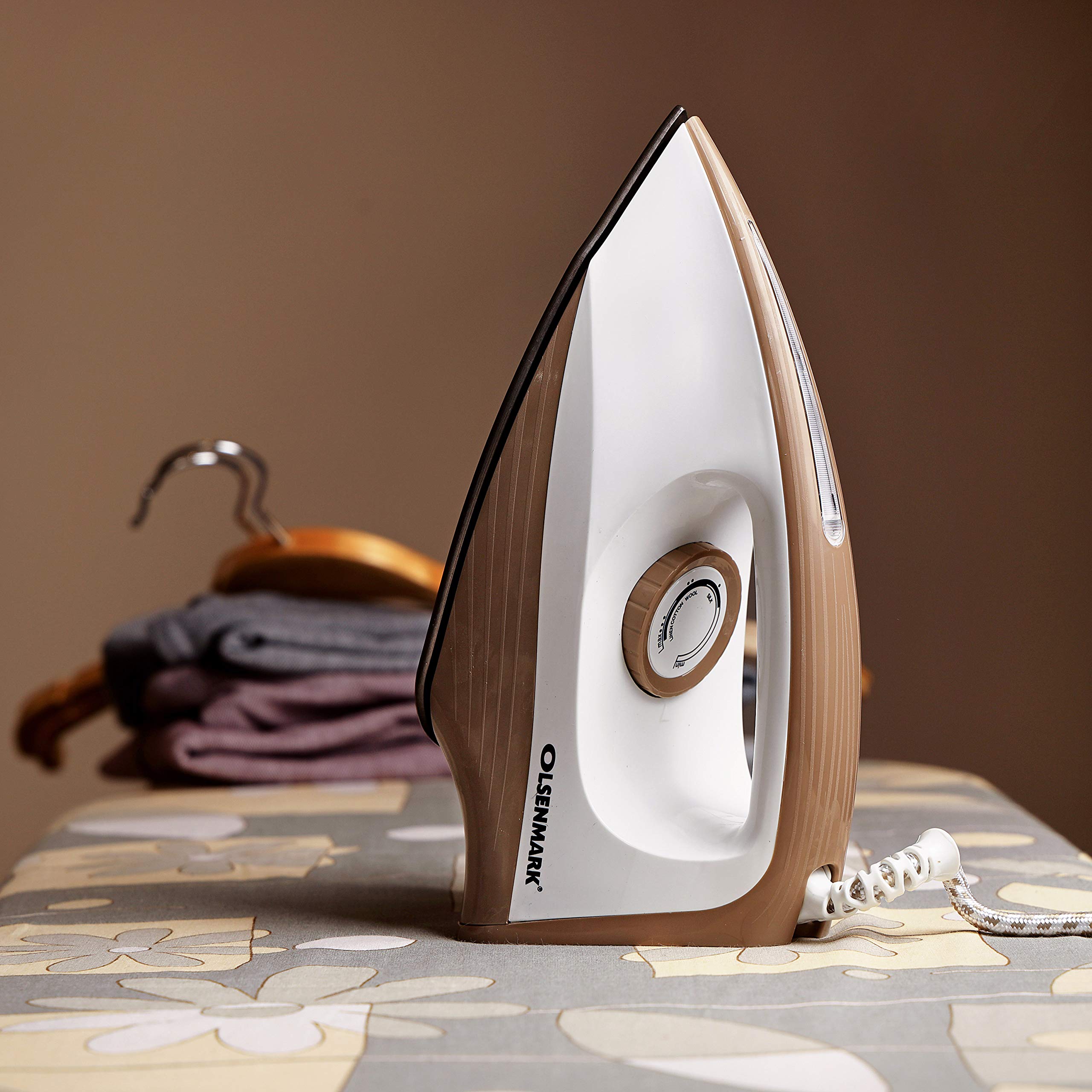 Olsenmark Automatic Dry Iron - Non Stick Coated Soleplate - Adjustable Temperature - Led Head Pilot Light Indicator - Overheat Protection - 1000W Power