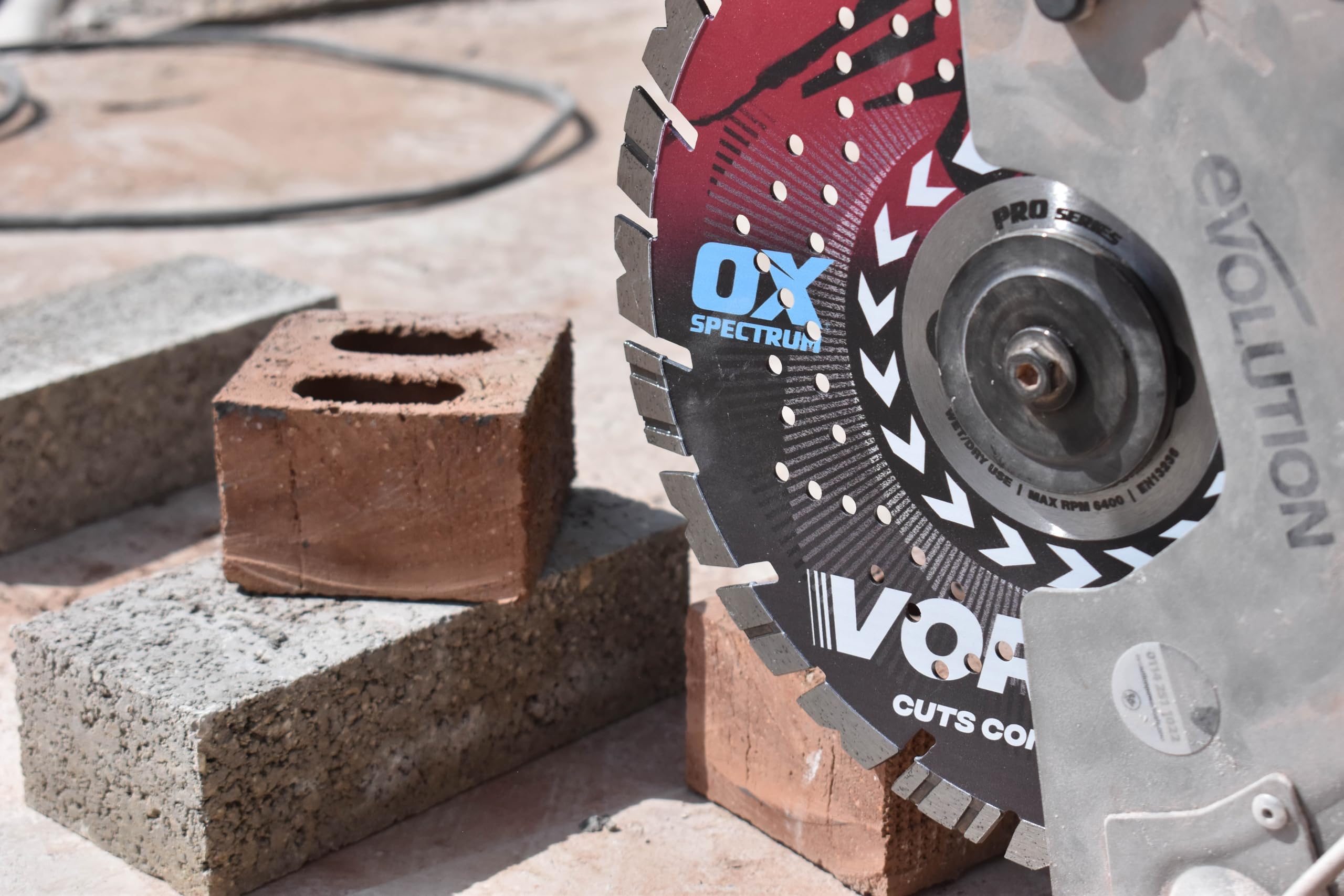 OX Pro V14 Diamond Blade for Concrete, 350mm/22mm, Turbo V Tooth for Aggressive Cutting & Long Life, Cuts Concrete with Rebar - Image 2