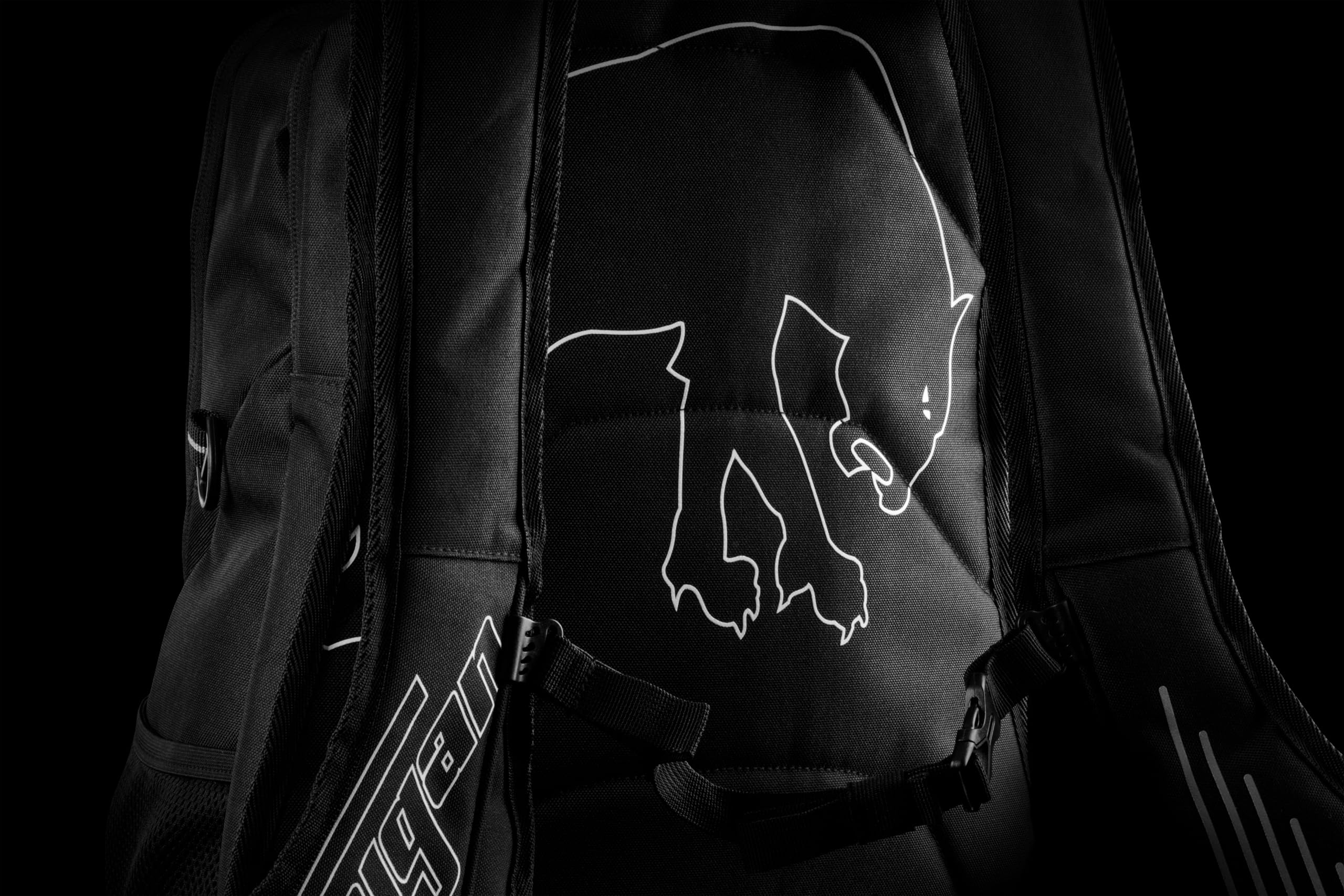 Furygan Thunder Evo 2-23L Plecak motocyklowy - Wodoodporny, kompatybilny z kamizelką powietrzną - Uchwyt na kask - Kieszeń na laptopa 15" - Regulowane paski na ramiona, czarno-czerwony, 23L