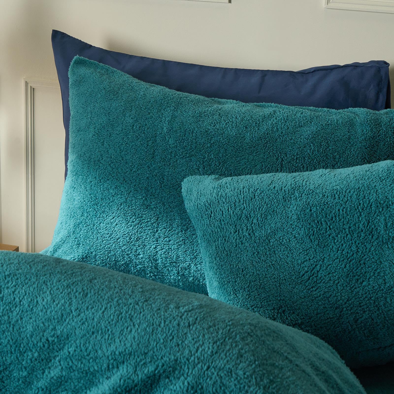 Brentfords Women's Teal Fleece Pillow Cases 2 Pack, Super Soft Winter Warm Polyester Thermal Teddy Bear Pillow Cases Hotel Quality Cosy Fluffy Plain Teddy Fleece Pillowcases Bedding,