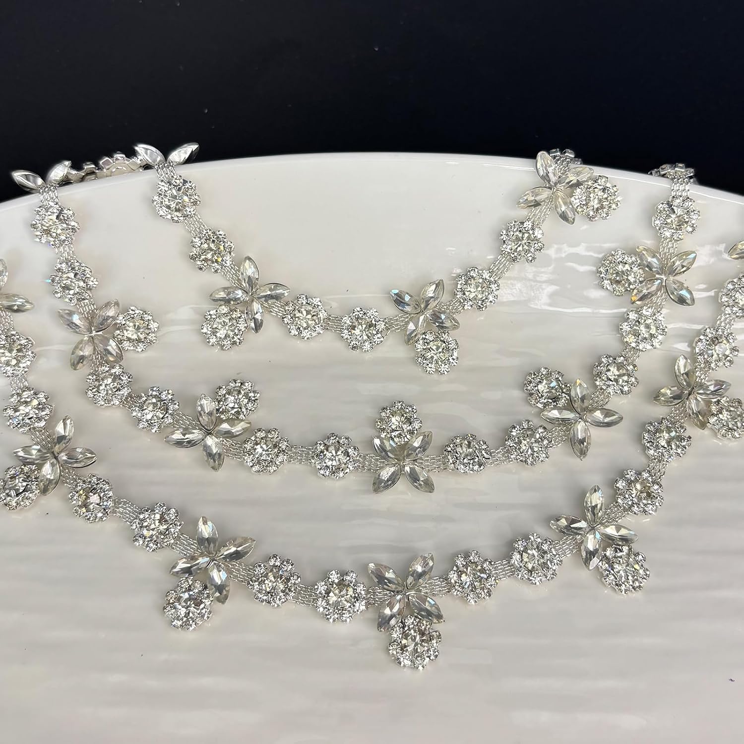 1Yard Rhinestone Fringe Chain，Crystal Wedding Bridal Costume Flower Chain ，Bridal Applique Beaded Trim for Party Decoration