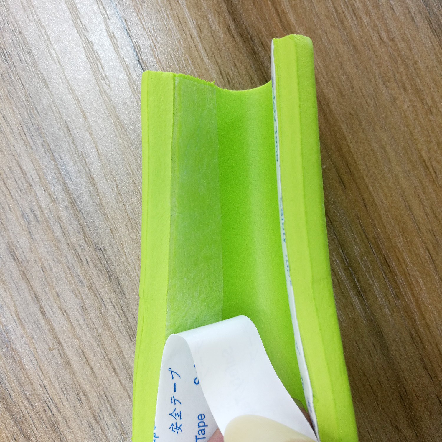 40 Metros Protector Borde Forma de U, Espuma para Borde de Mesa de Vidrio, Anticolisión Tira para Bebés y niños, Protectores para Bordes, Extra DENSOS. 20x2M, Verde KXD7003 Green