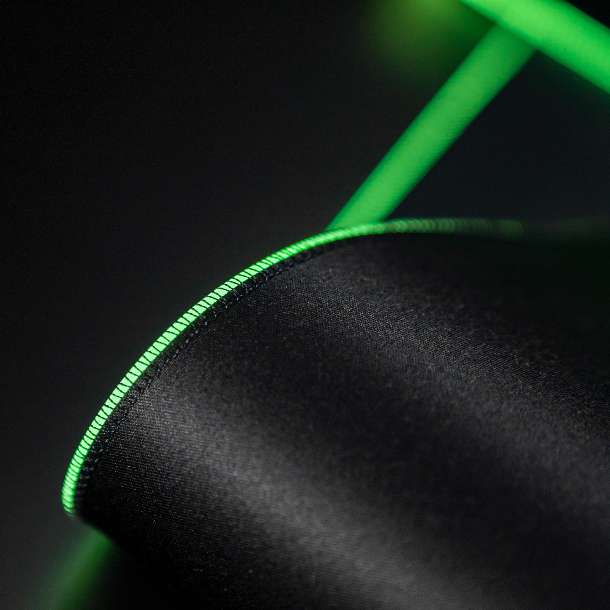 Turtle Beach Sense AIMO XXL Tapis de Souris de Jeu - Rétroéclairage AIMO LED, précision maximale, Base antidérapante, (900 mm x 400 mm x 3,5 mm), Noir
