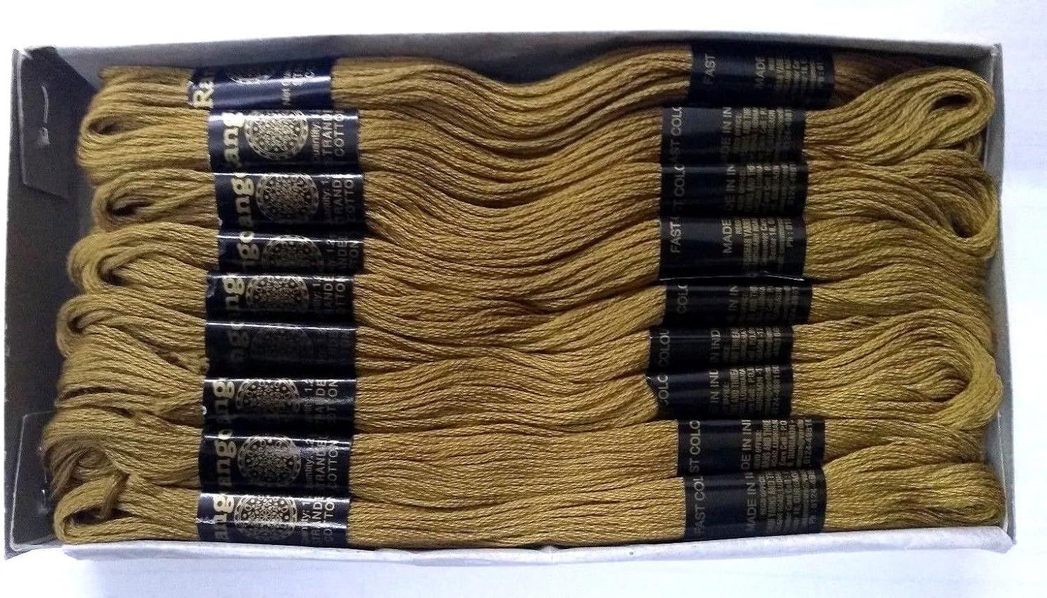 Hilo de algodón beige oscuro de tacto suave para labores de punto delicadas