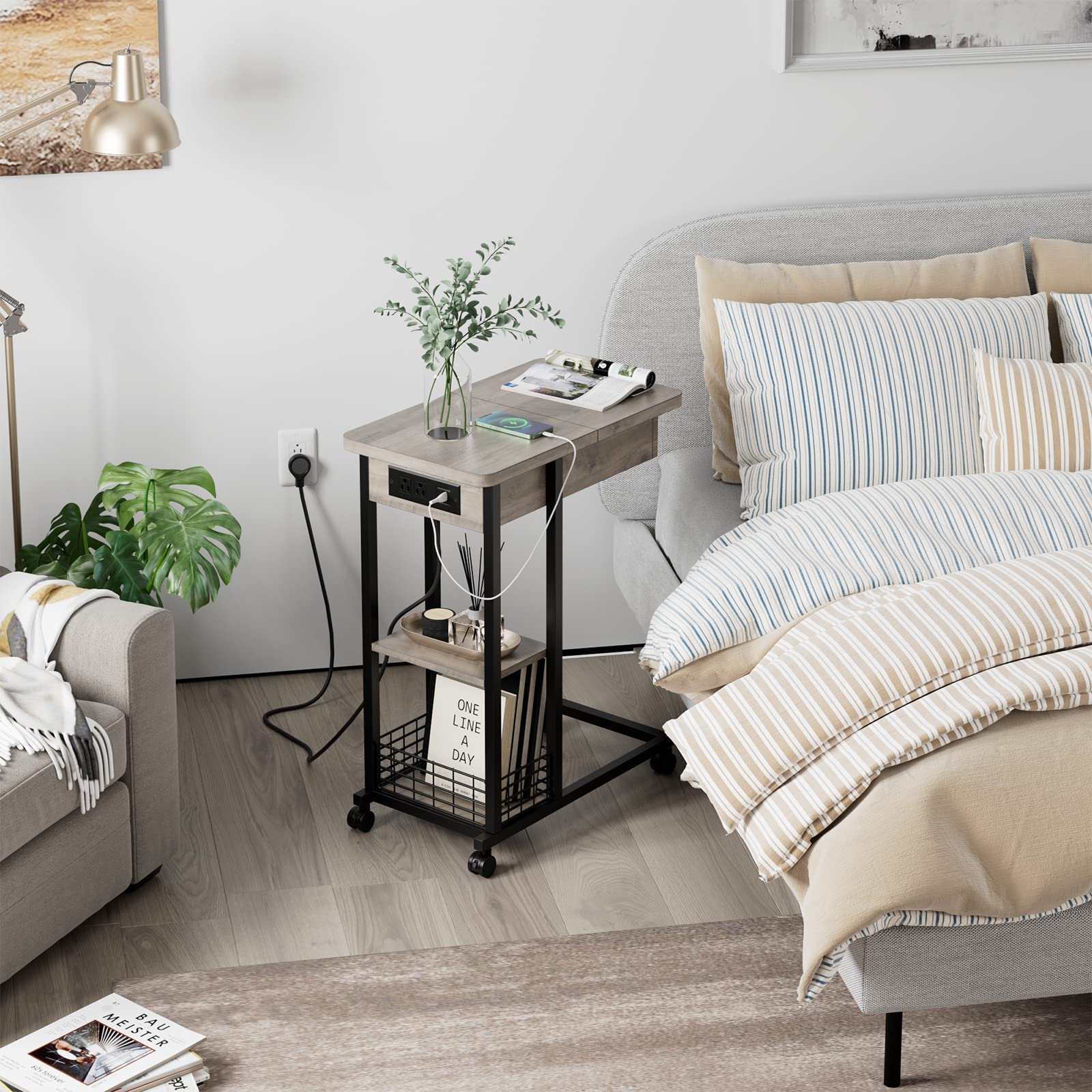 Beistelltisch mit Steckdose und Rollen – Mobiler Tisch in C-Form, 60 x 35 x 75 cm, mit Metallfuß für Wohnzimmer, Bett oder Büro
