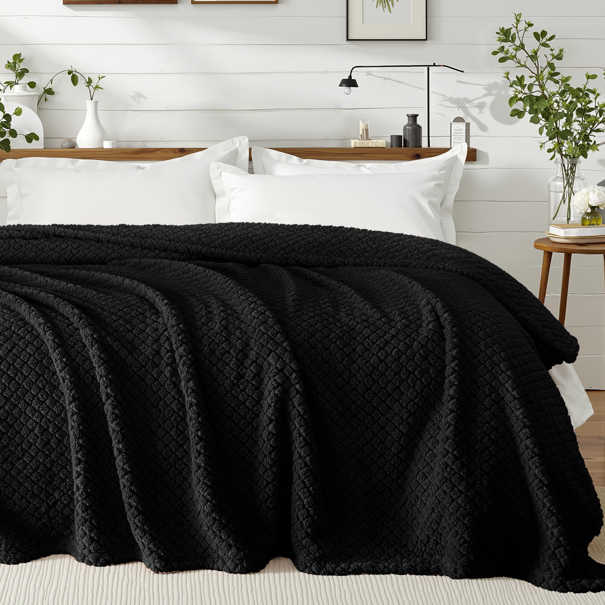 Exclusivo Mezcla Queen Size Flannel Fleece Blanket, Super Soft Jacquard Bed Blanket, Lightweight Fuzzy Warm for All Seasons, 230x230 CM, Black