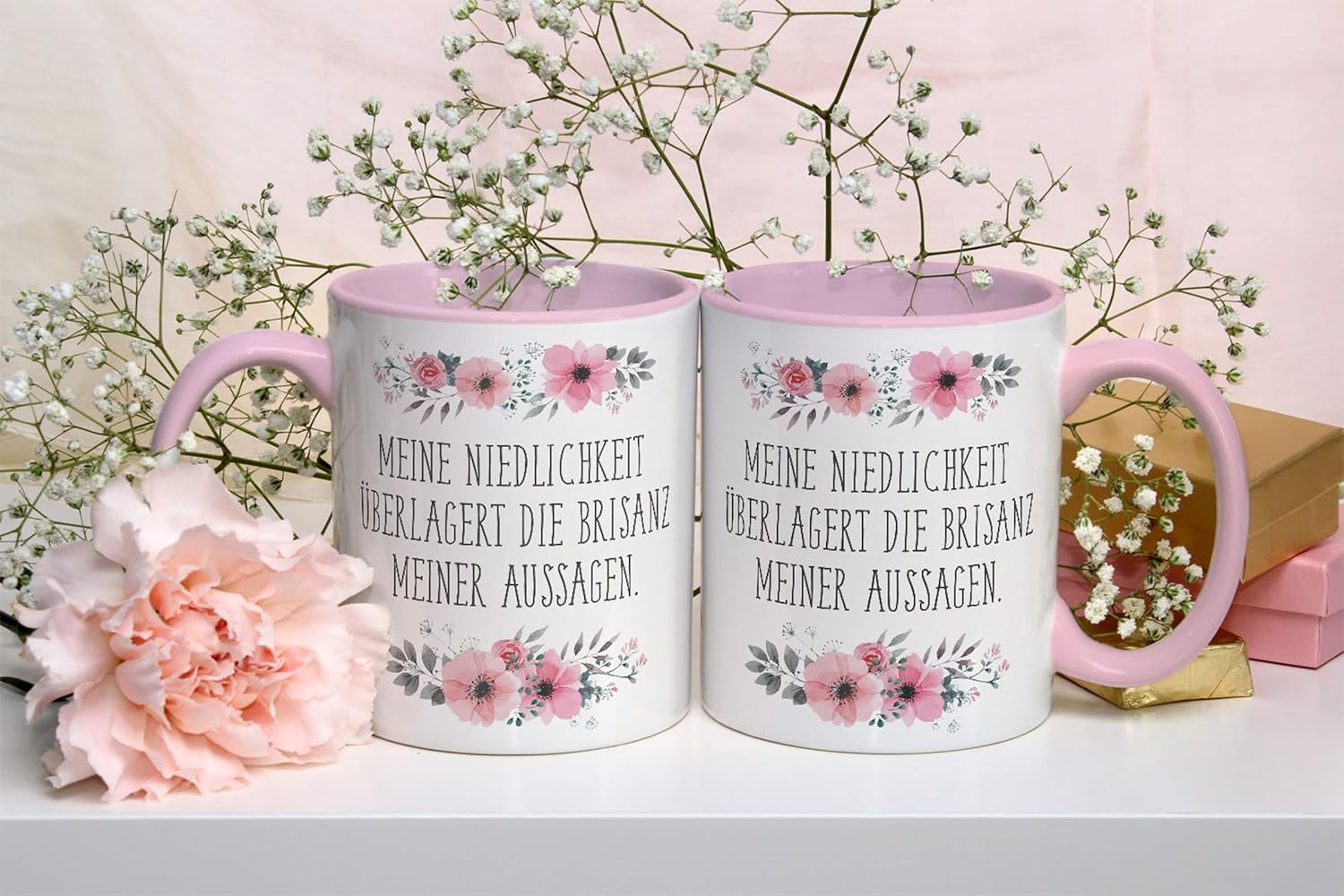 Tassenbrennerei Blümchen Tasse mit Spruch Meine Niedlichkeit überlagert ...