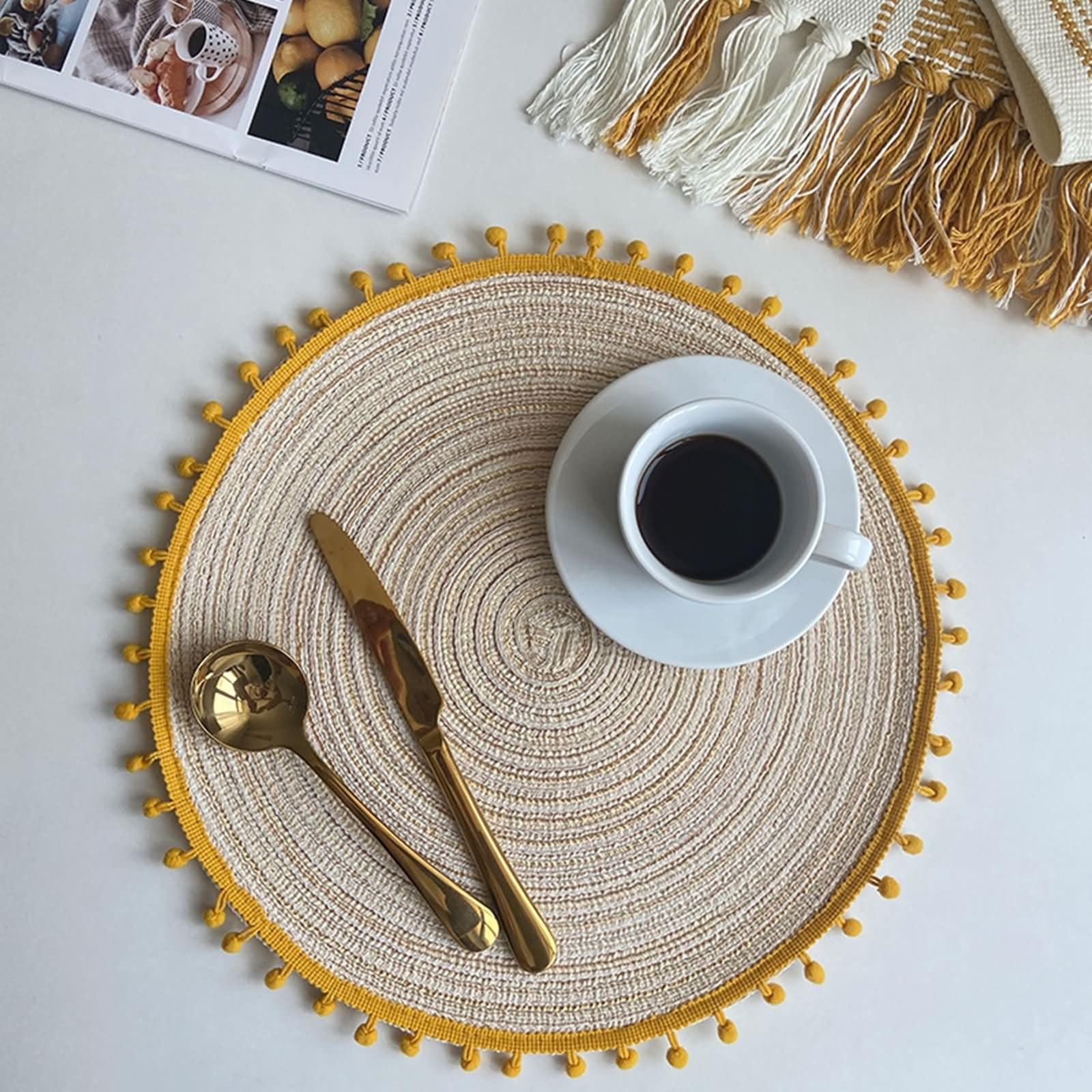 Sets de table ronds bohèmes pour illuminer vos repas de salle à manger en famille