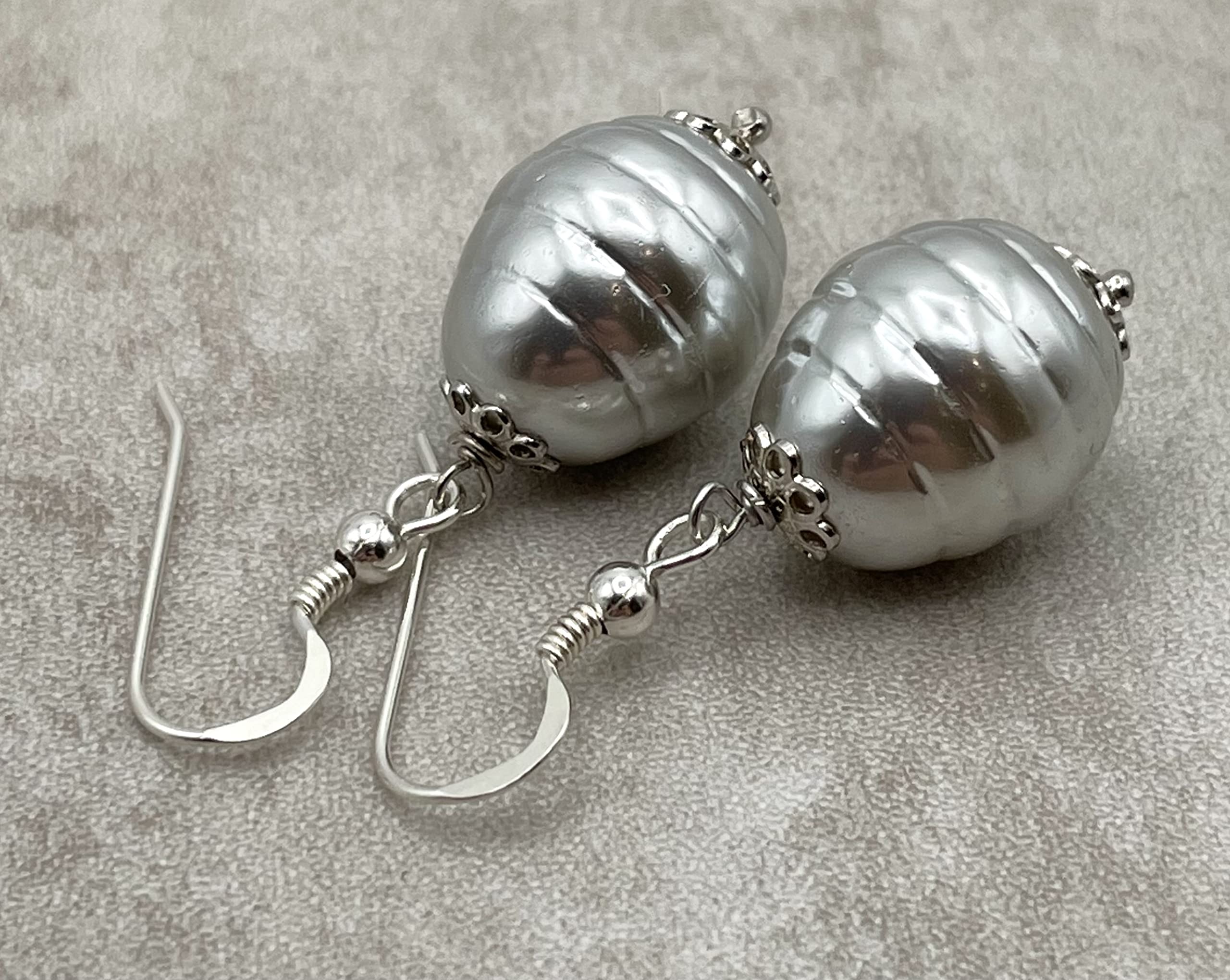 Orecchini con Perle Grigie Barocche, Argento 925, Gioielli Moderni, Bijoux Artigianali, Regalo Festa della Mamma