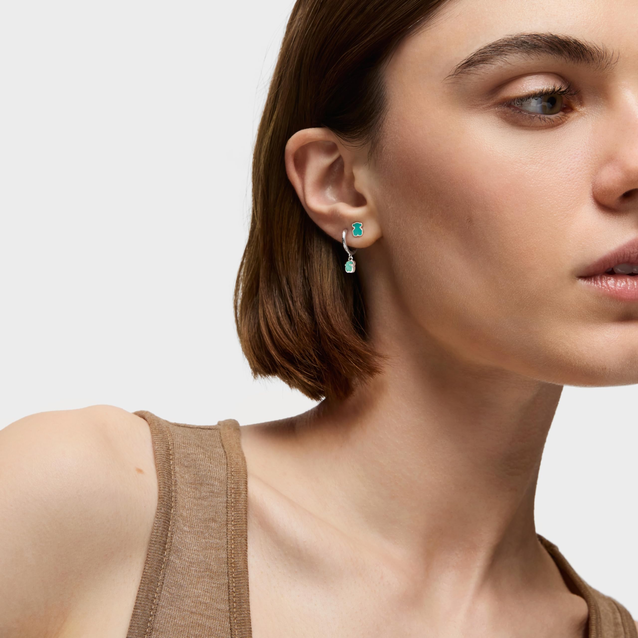 TOUS Pendientes de Plata de Primera Ley para Mujer con Motivo Oso de 0.6 cm y Cierre de Presión, Simple y Versátil, Colección Muffin