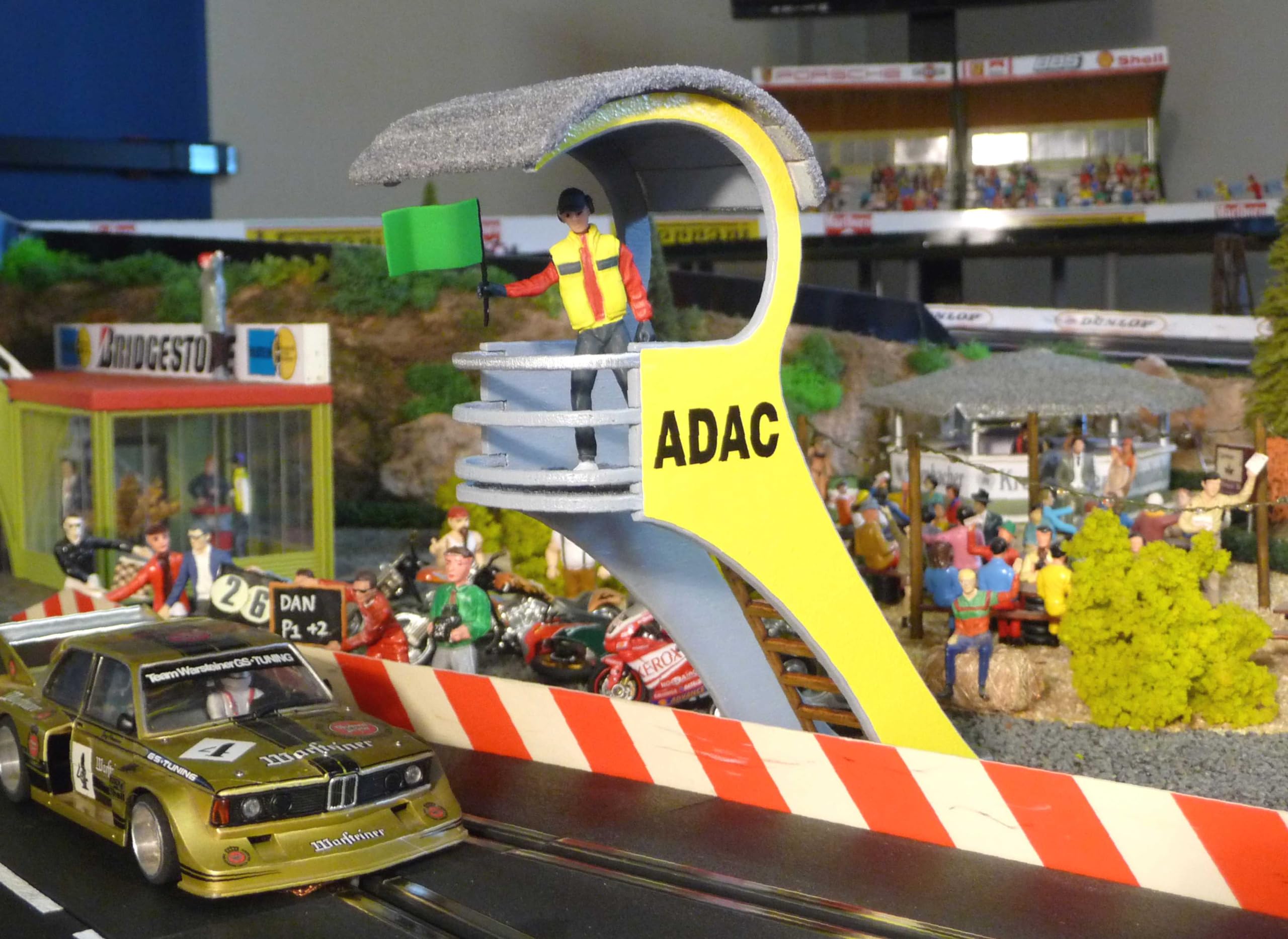 Slotcar STRECKENPOSTEN Stand Maxi TOP Dekoration für Carrera DIGITAL