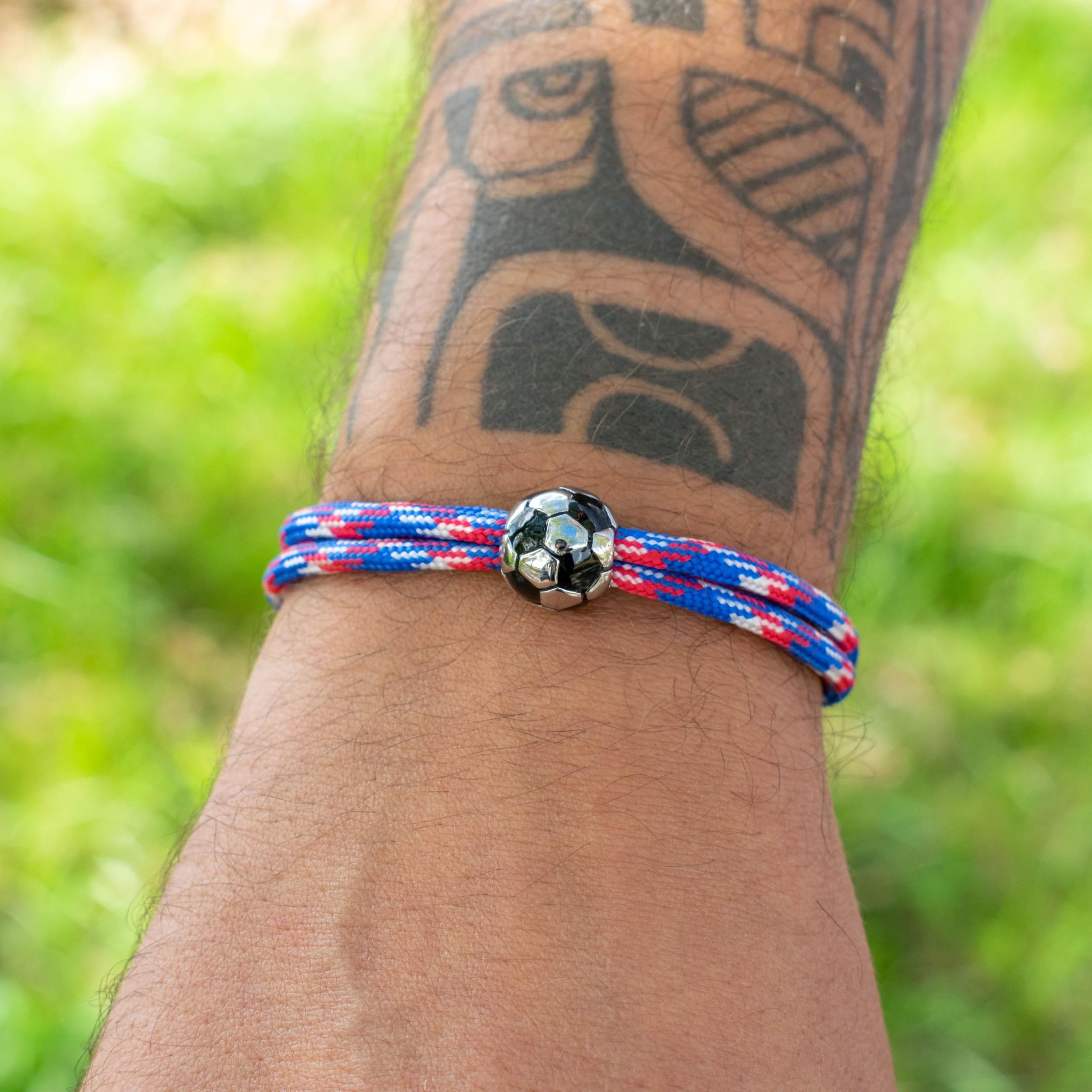 Ernestine - Bracelet Football réglable acier inoxydable - Idée cadeau foot homme enfant - Bracelet sport Foot - Cadeau Homme Noël anniversaire fête des pères - accessoire équipe Football