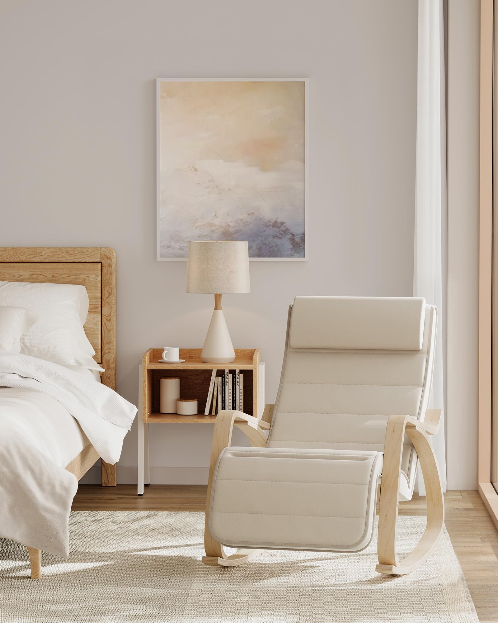 SONGMICS Fauteuil à Bascule, avec Accoudoirs en Bois, Repose-pieds Réglable en 5 Positions, Capacité 150 kg, 121,5 x 67 x 84 cm, pour Chambre, Salon, Beige et Couleur Boisée LYY010WZ01