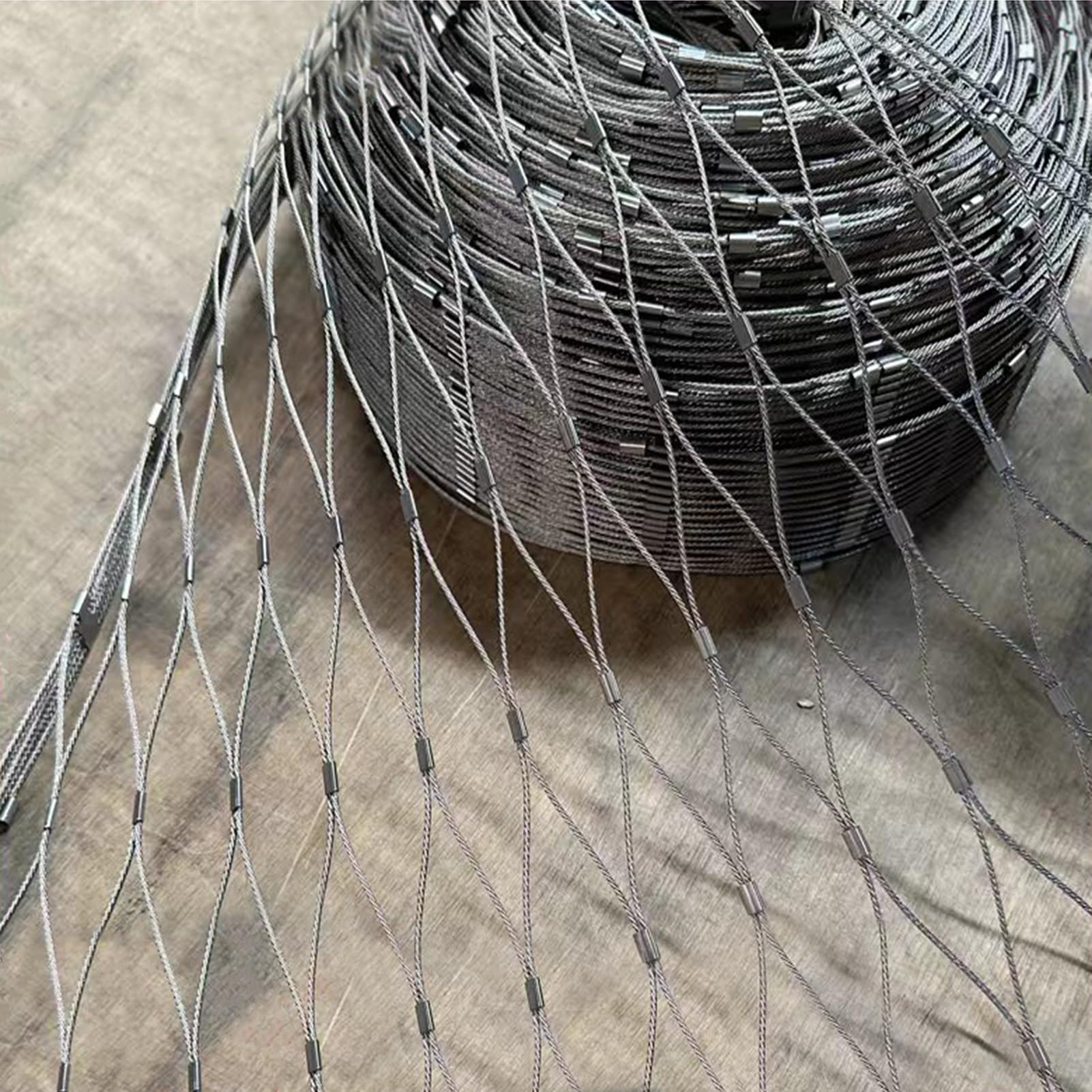 Rete metallica in acciaio inossidabile, recinzione rampicante per piante, barriera durevole per pollame, rete di sicurezza anticaduta per balcone, personalizzabile (colore: argento, dimensioni: 2x10m)