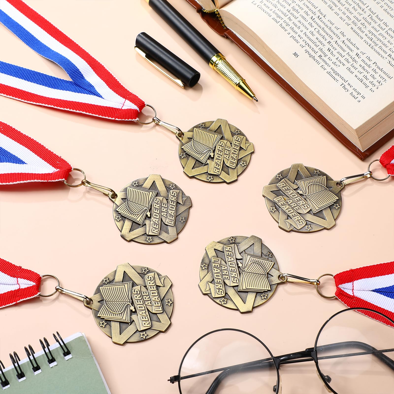 Quelay 60 medallas de metal de 5 cm con cintas para el cuello para competiciones, graduación, escuela, fiesta, adultos, torneos, premio de trofeo, regalo